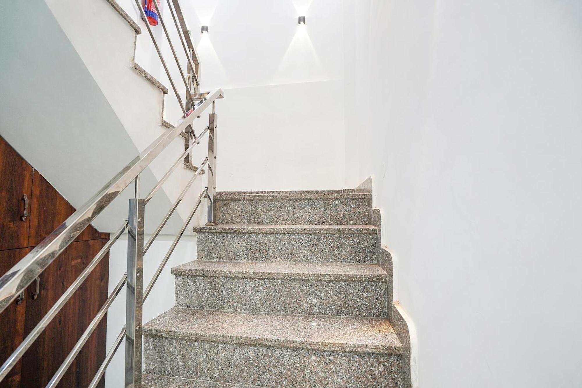 Fabhotel The Pleasure Hotel Varanasi