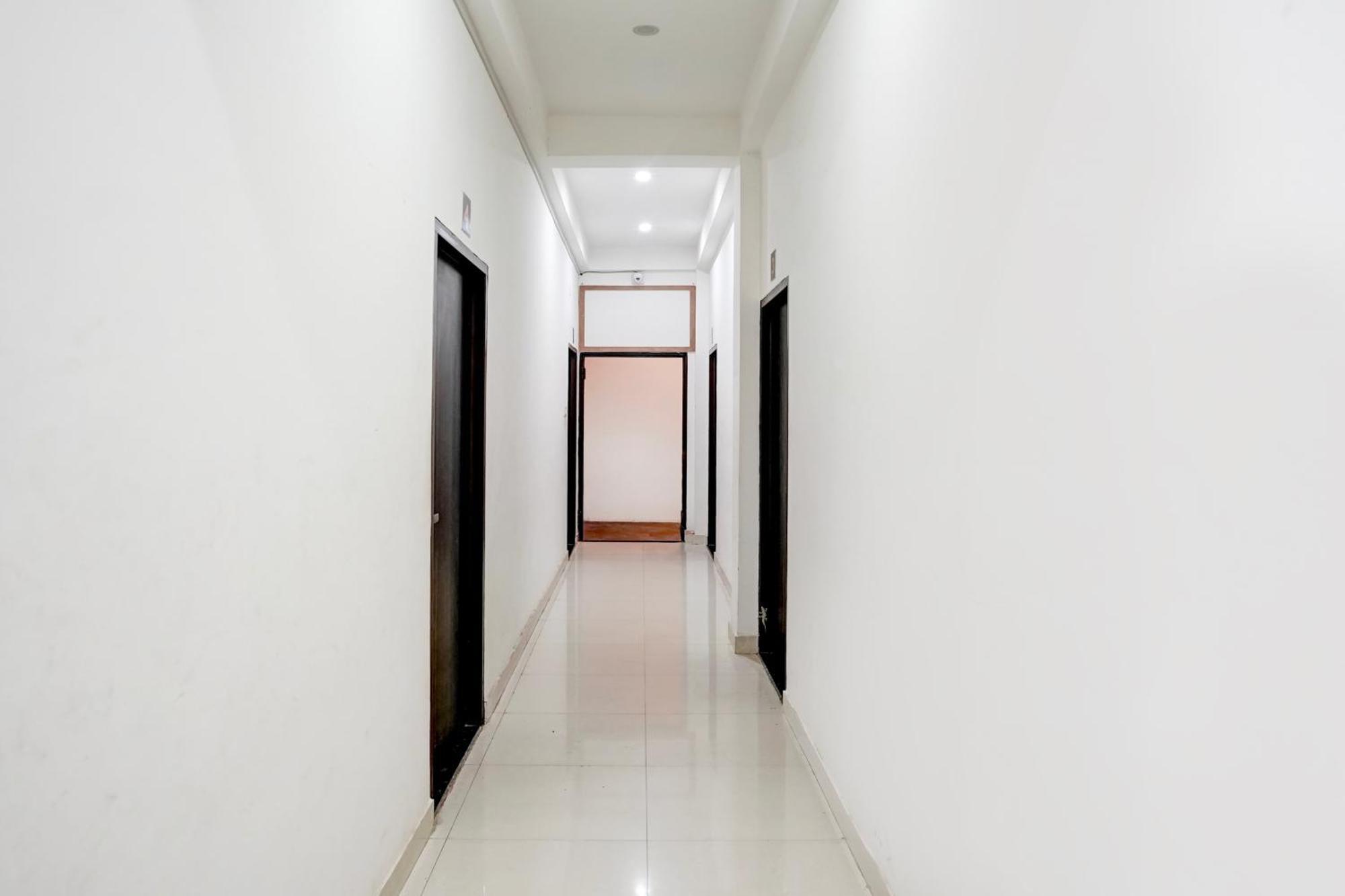 Hotel O Shivaalik 3*