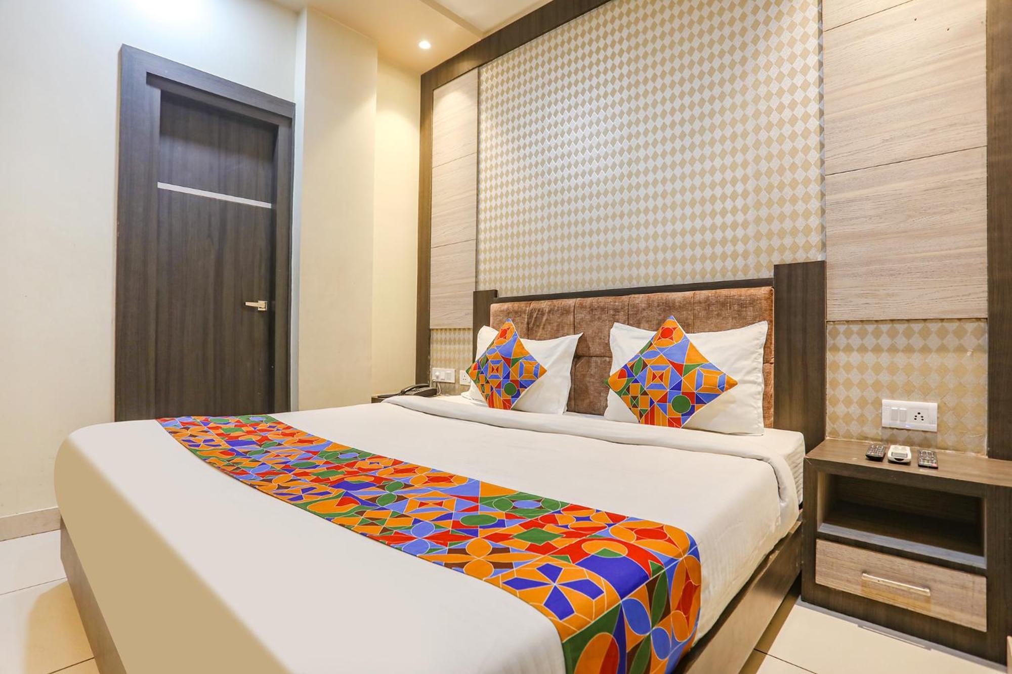 Hotel Fabhotel Ksg Residency Varanasi