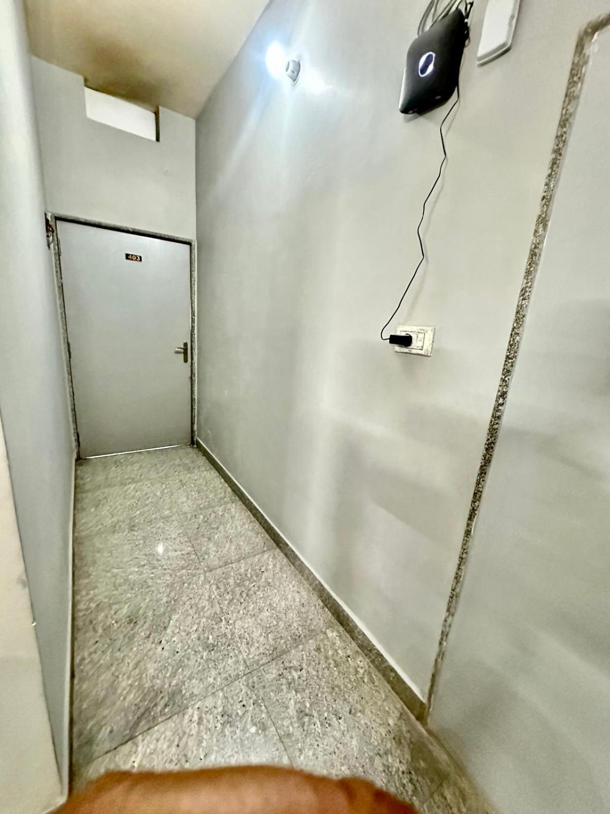 Pgh, ! Fully-air-conditioned At Prime Location With Wifi- Availablity, Near Kashi Vishwanath Temple And Ganga Ghat, Luxurious Hotel 4*