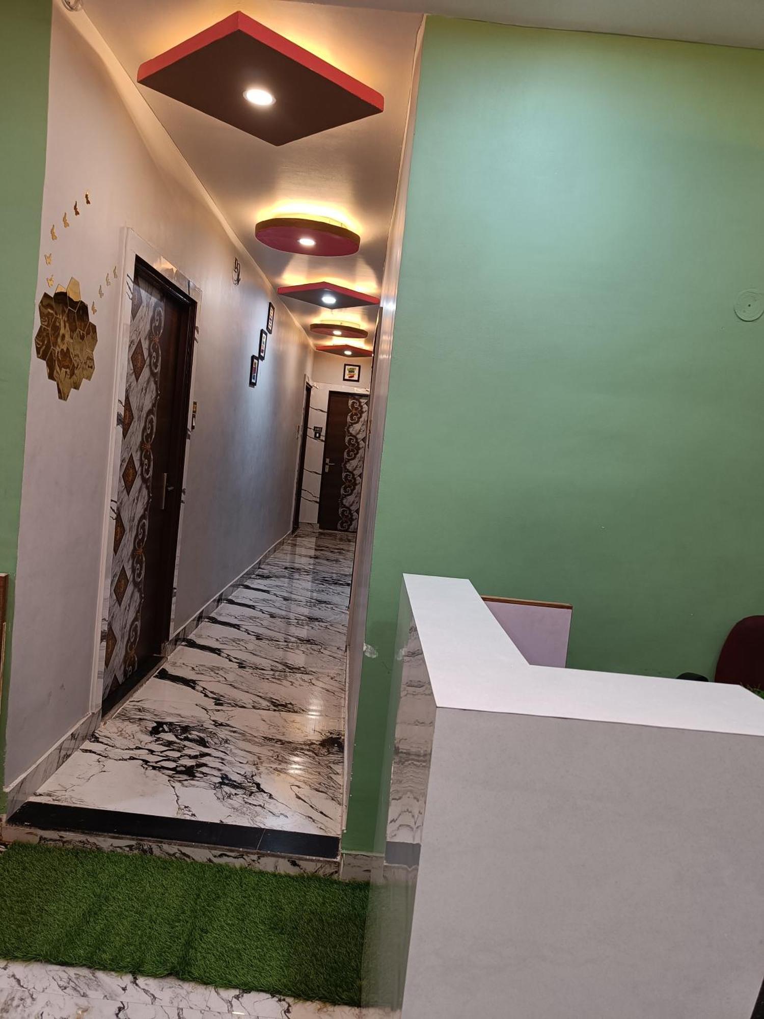 Pragya International Hotel Varanasi