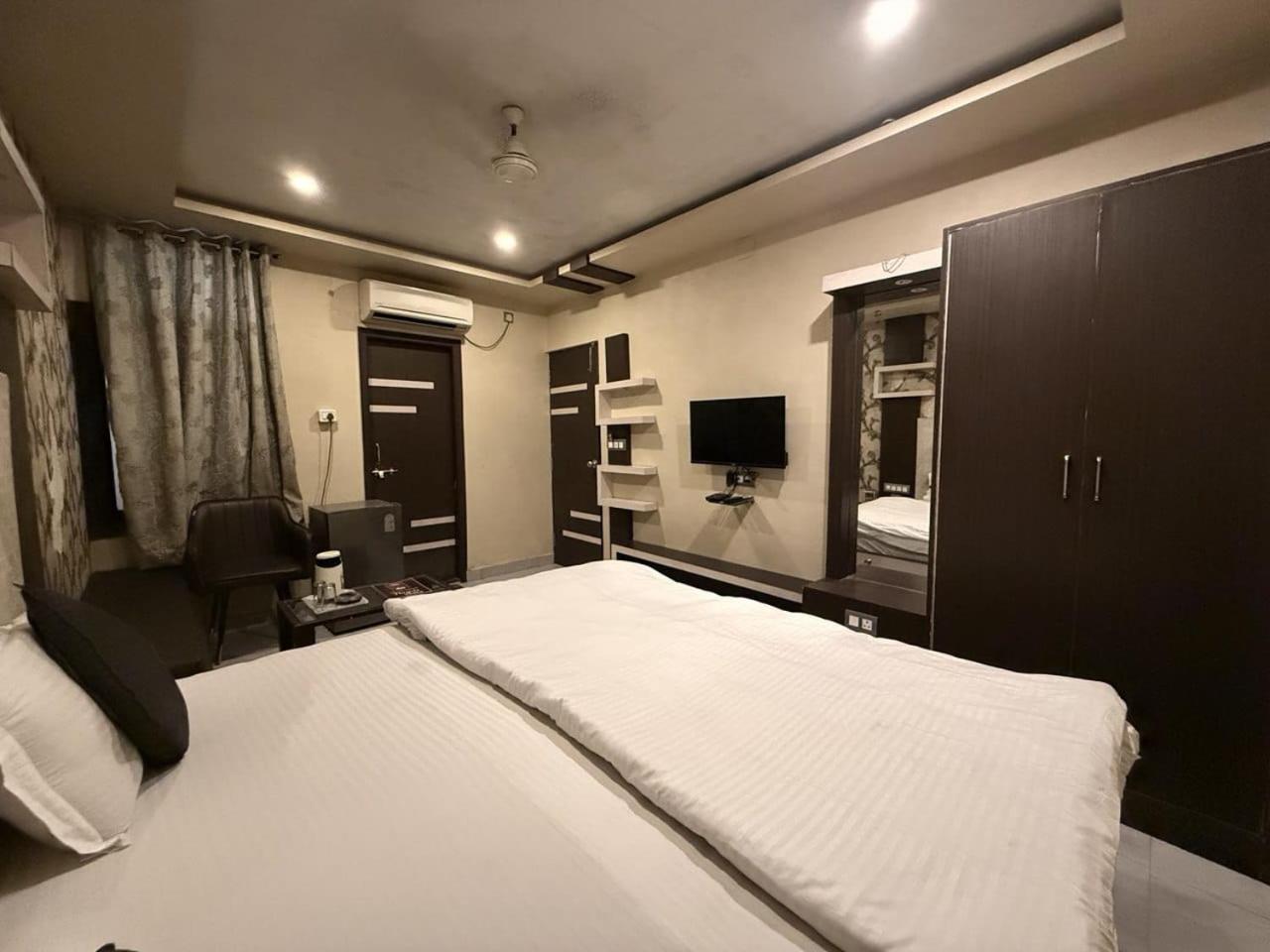 Hotel Rajkamal Palace - Near Kashi Vishwanath Temple 4*