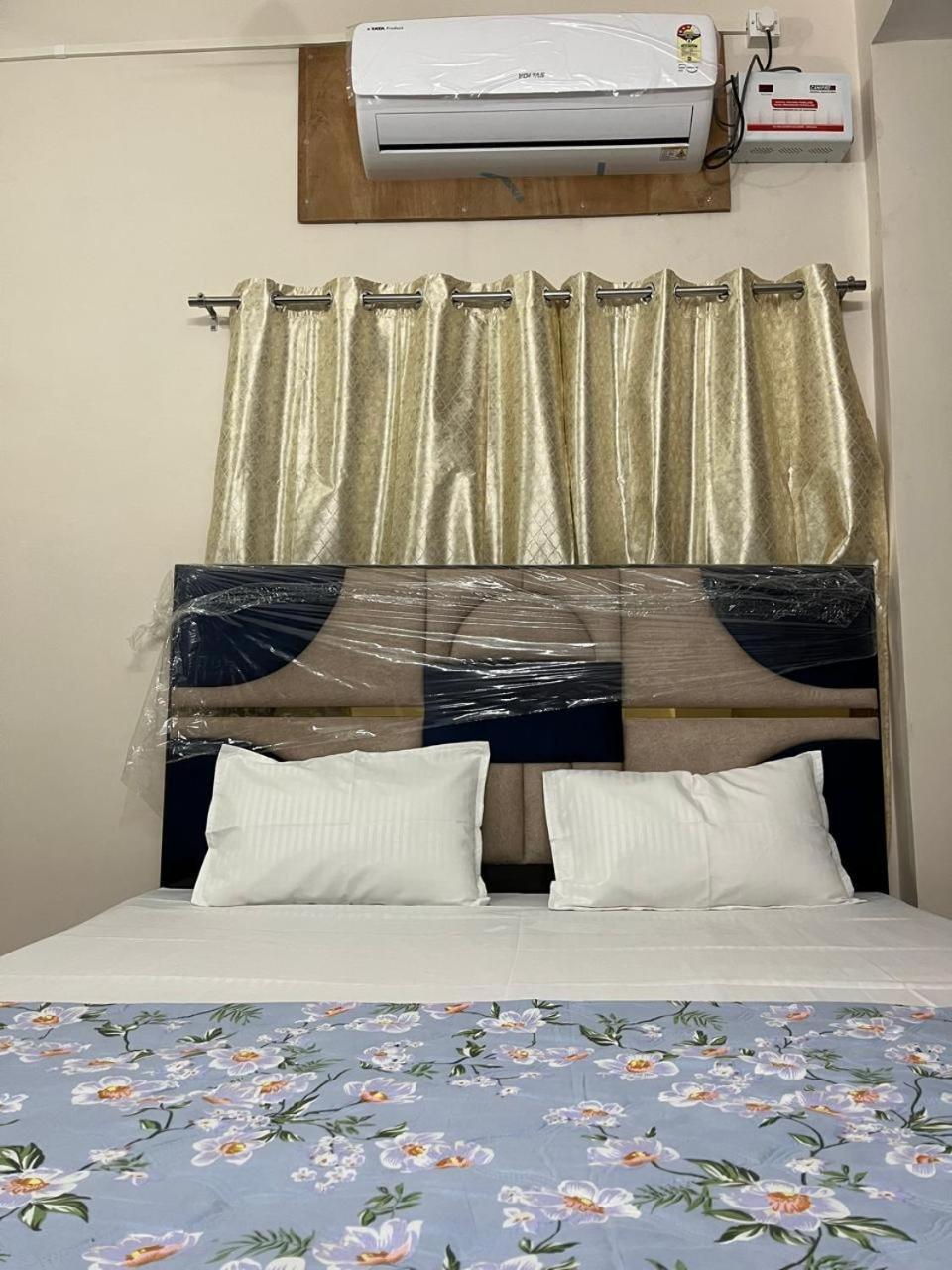 Gauri Shankar Hotel