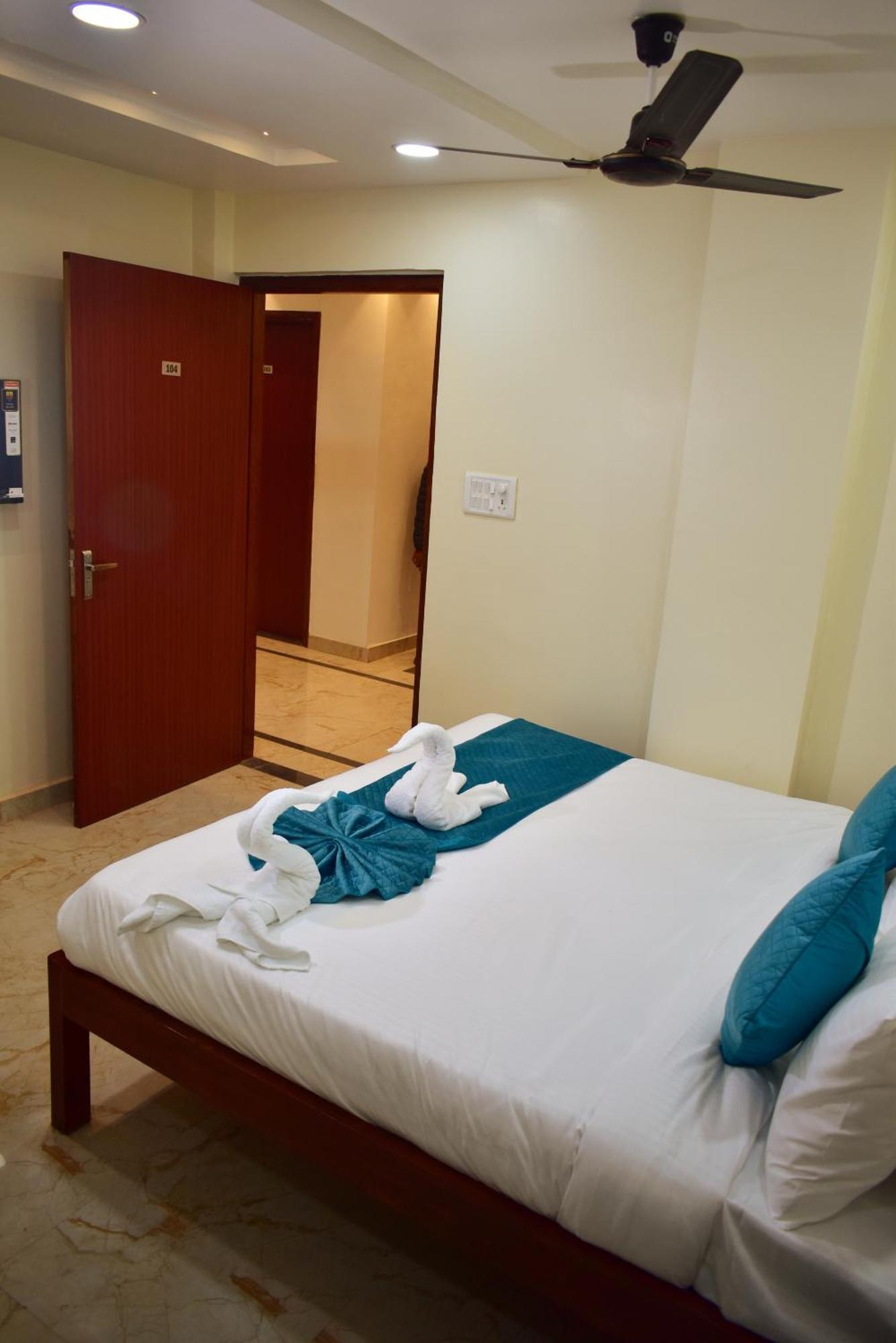 Hotel Kashi - Ratan Near Kashi Vishwanath Temple 3*