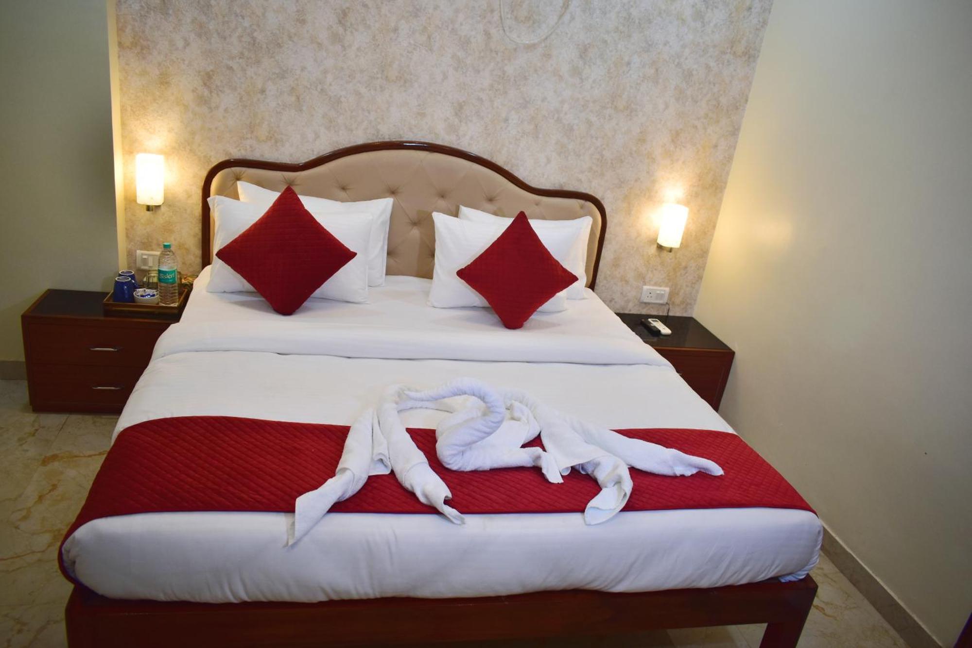 Hotel Kashi - Ratan Near Kashi Vishwanath Temple 3*