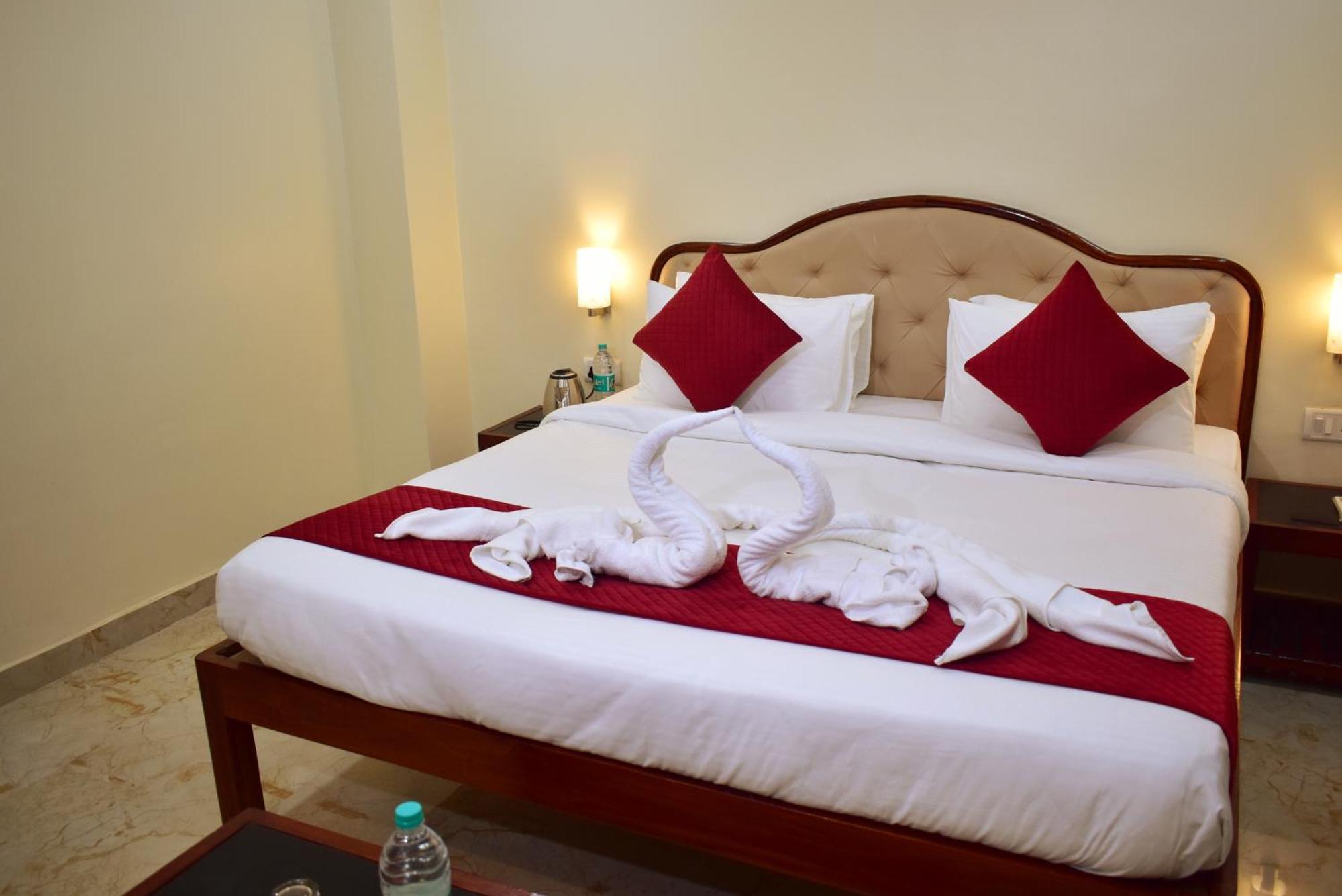 Hotel Kashi - Ratan Near Kashi Vishwanath Temple Varanasi