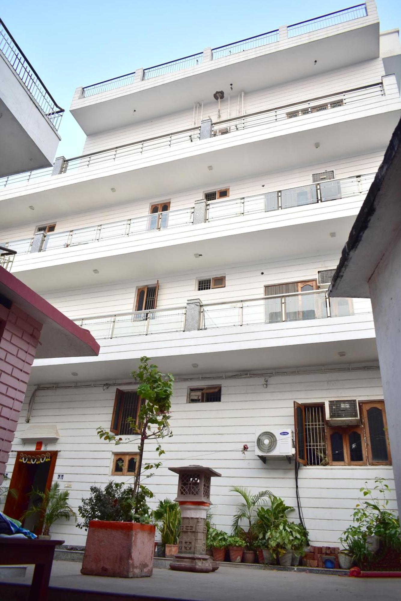 Hotel Kashi - Ratan Near Kashi Vishwanath Temple 3*