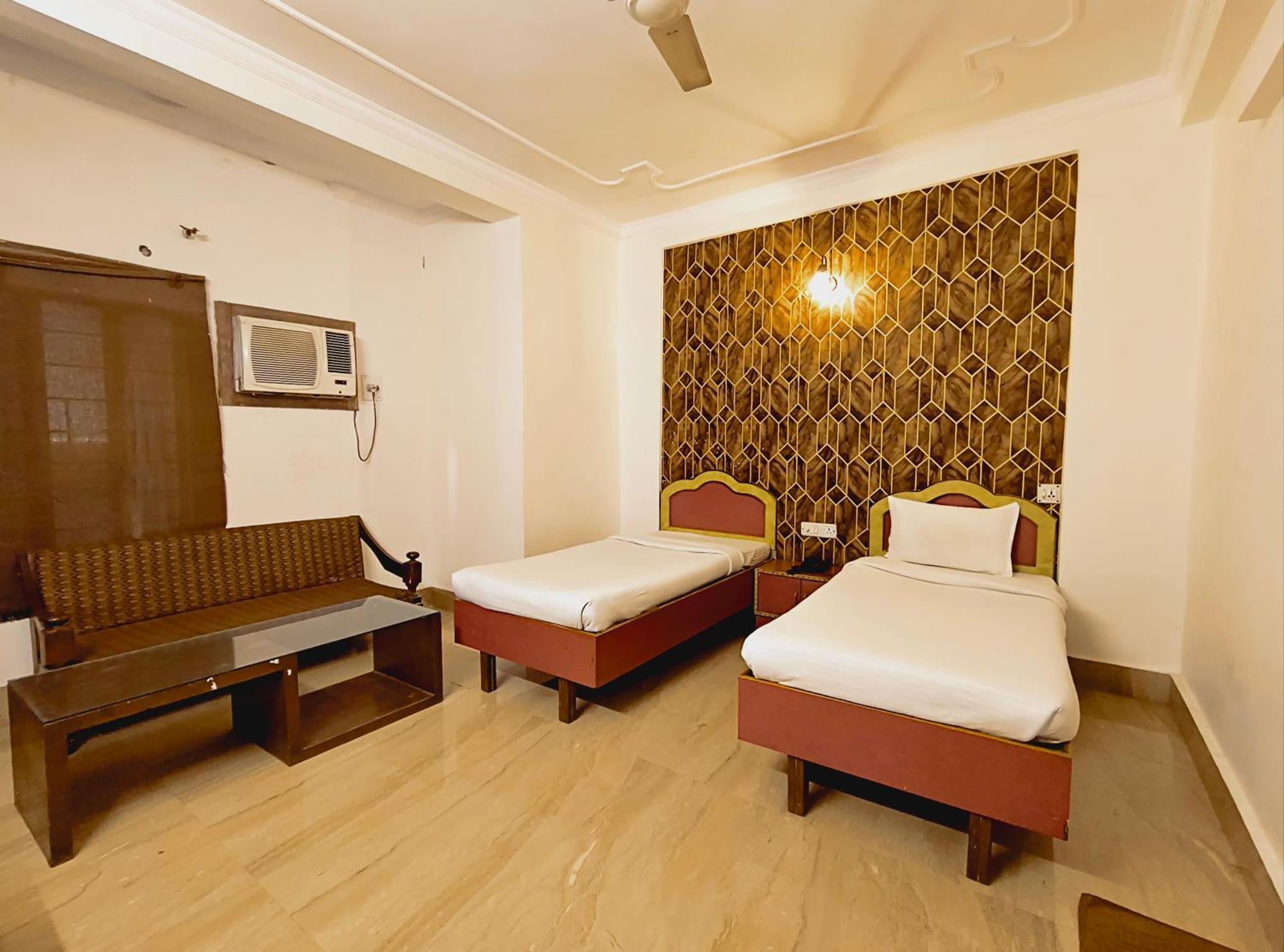 Palace - Near Kashi Vishwanath Temple With Parking Hotel Varanasi