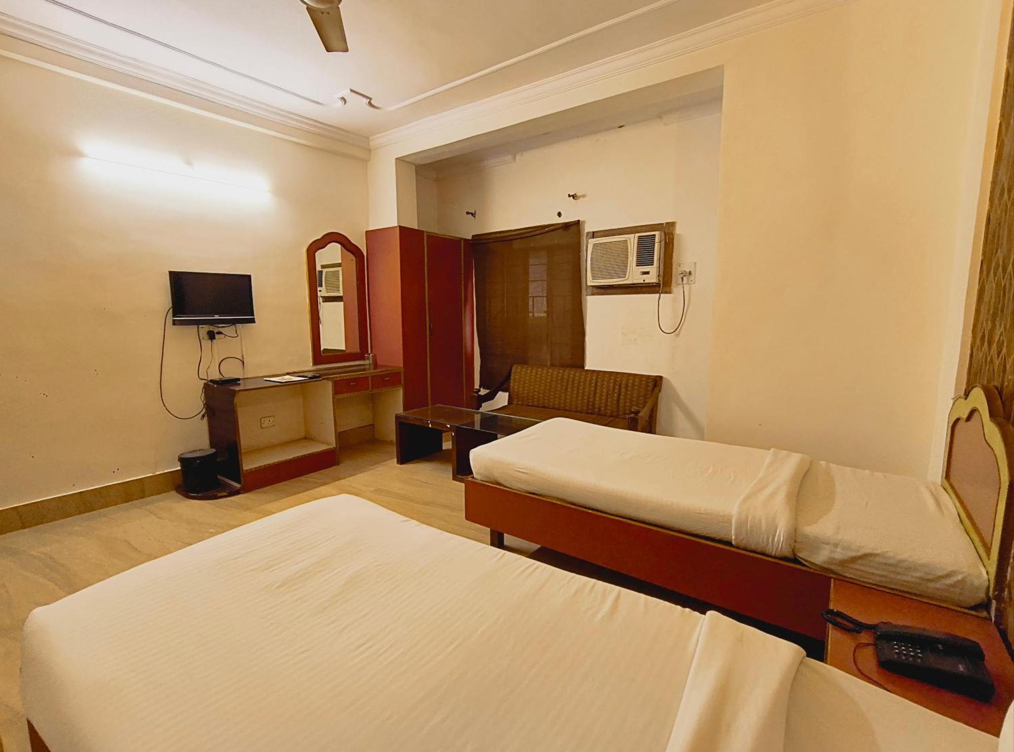 Palace - Near Kashi Vishwanath Temple With Parking Hotel 4*