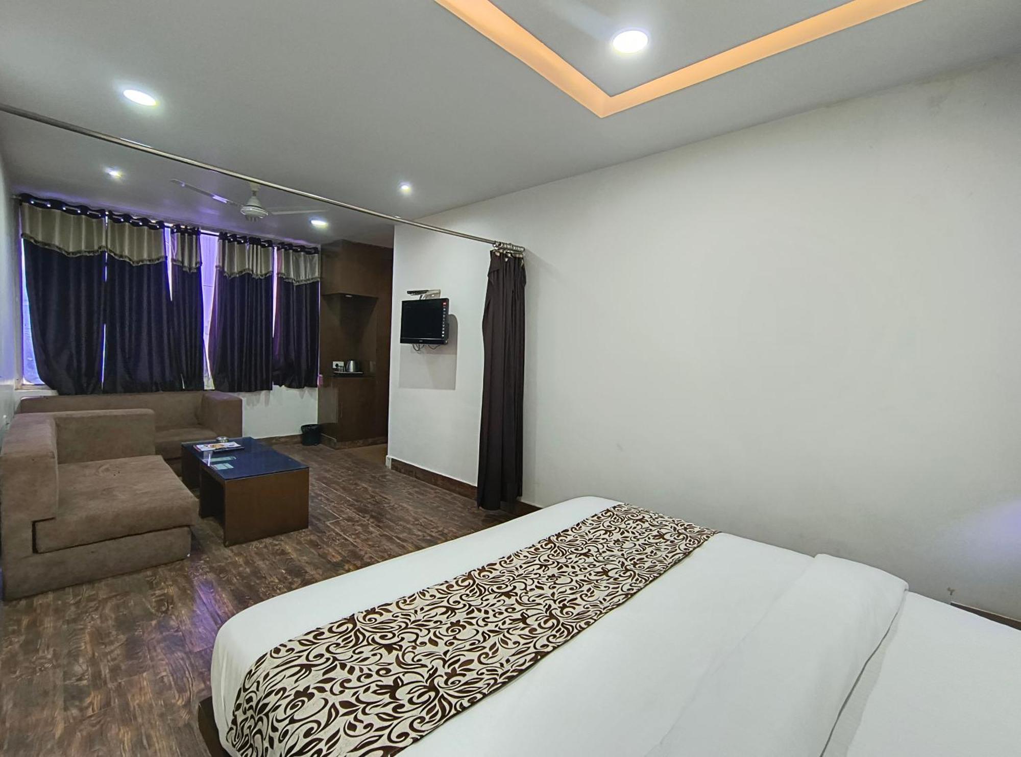 Palace - Near Kashi Vishwanath Temple With Parking 4*