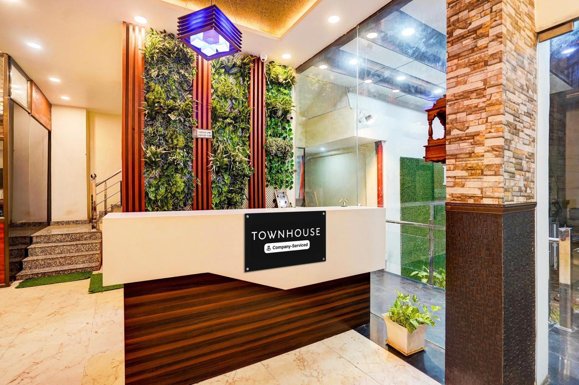 Hotel Townhouse Ram Katora Near Vishwanath Temple Formerly Sv Grand 3*