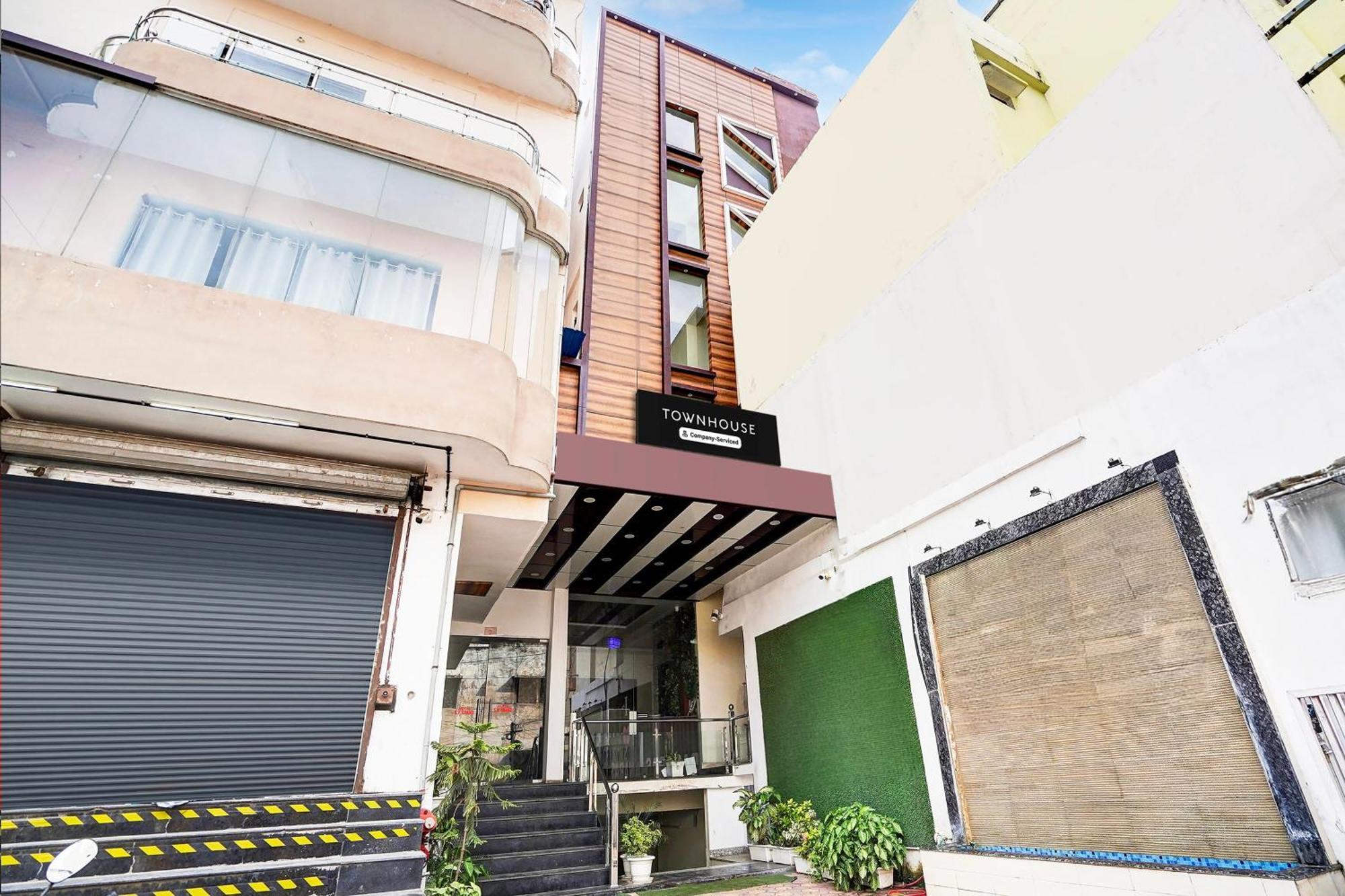 Hotel Townhouse Ram Katora Near Vishwanath Temple Formerly Sv Grand Varanasi