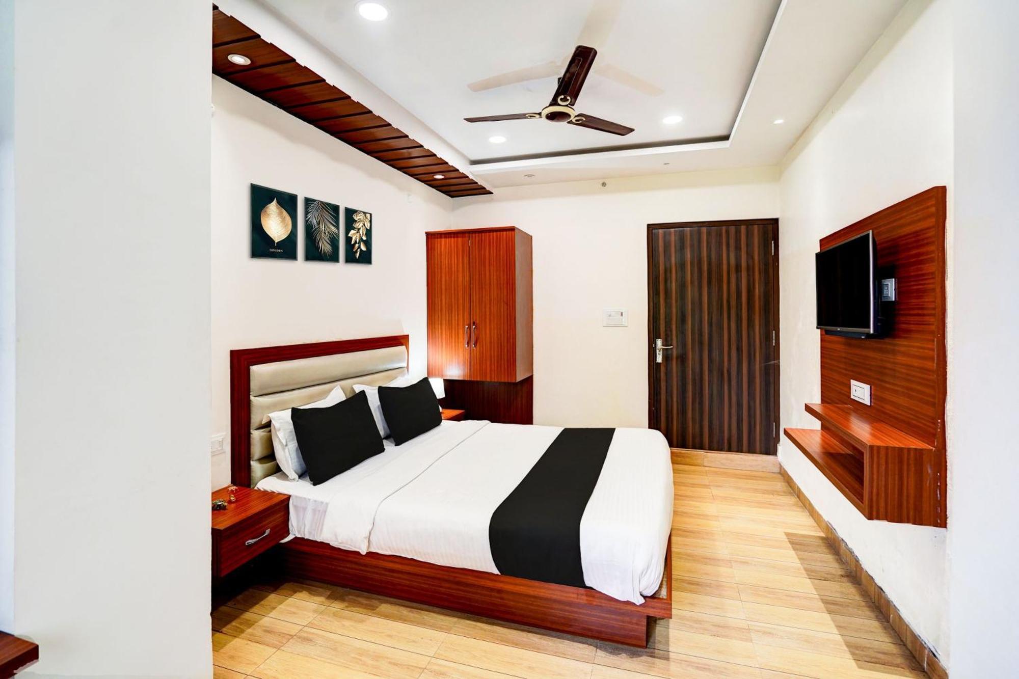Townhouse Ram Katora Near Vishwanath Temple Formerly Sv Grand 3*