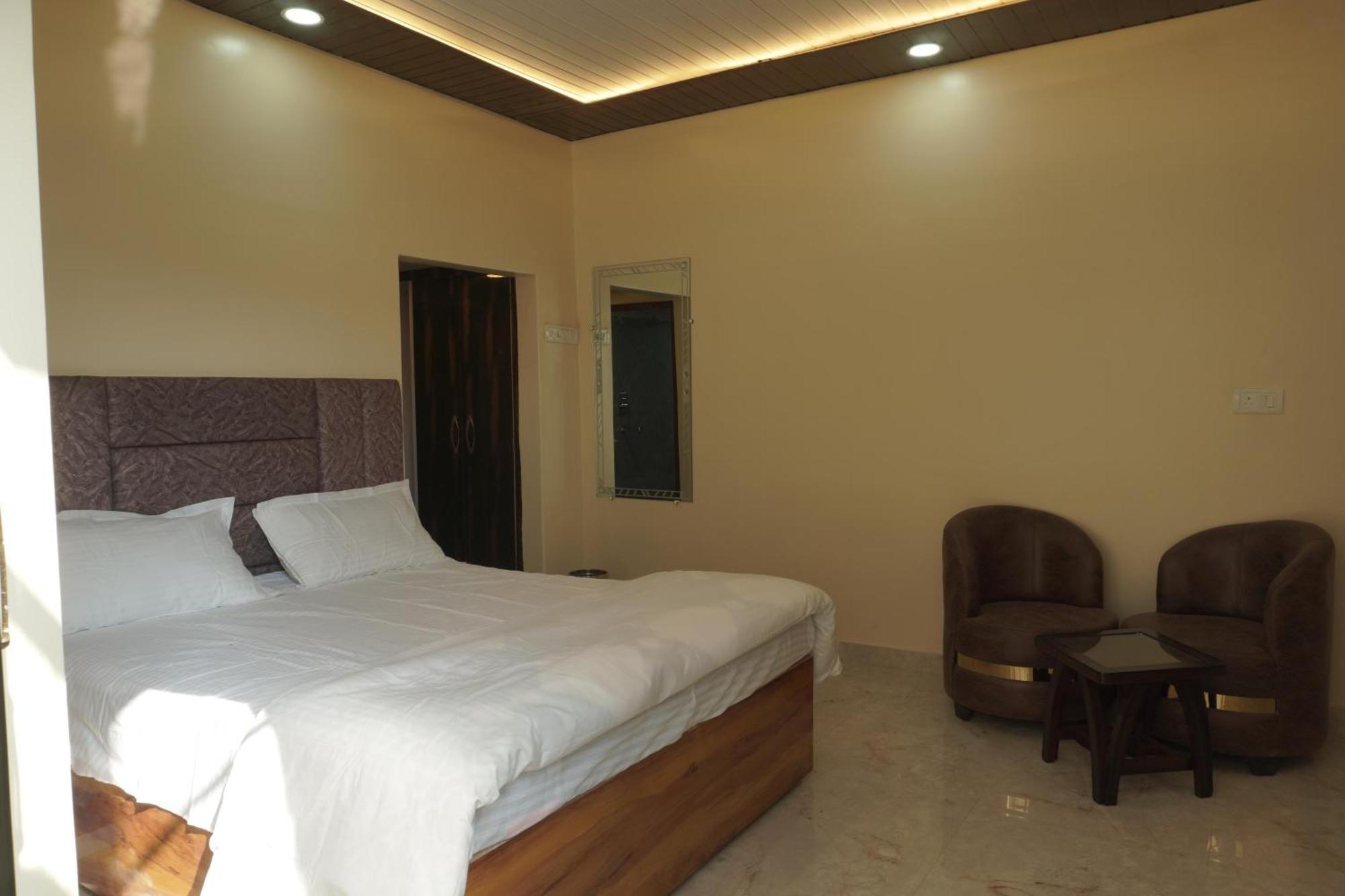Classy5 Varanasi