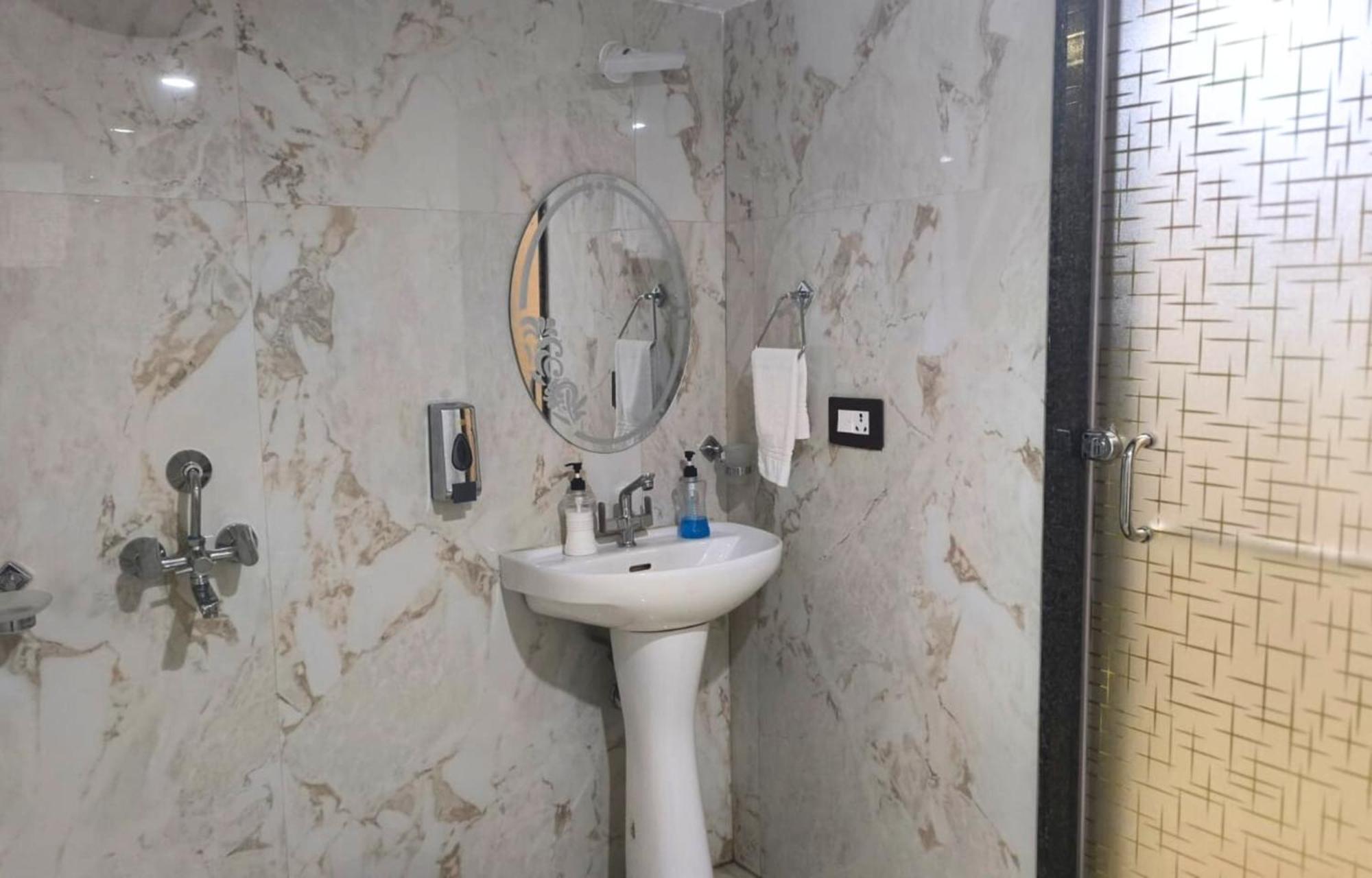 Hotel Devvanshi *