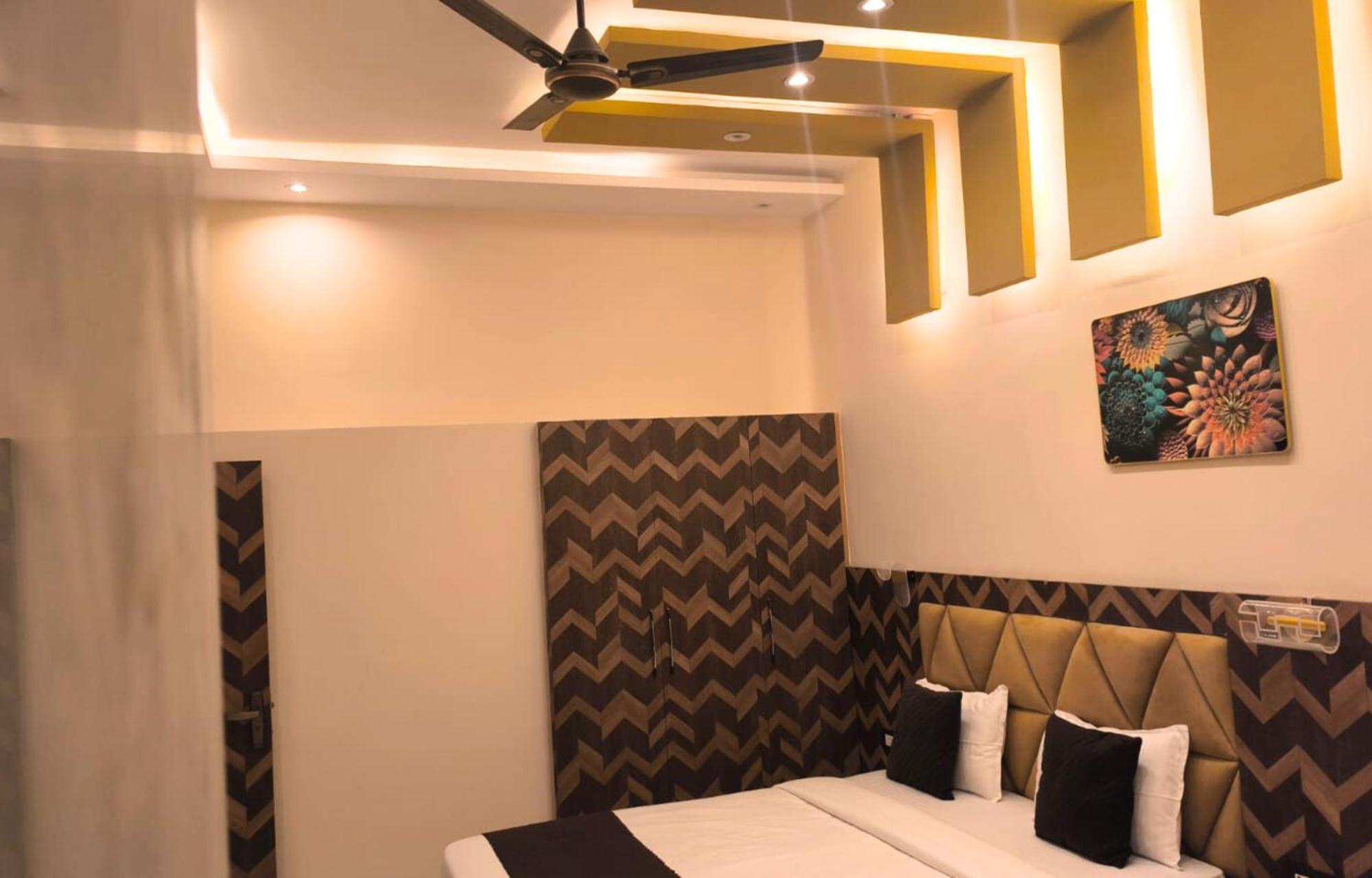 Hotel Devvanshi Varanasi