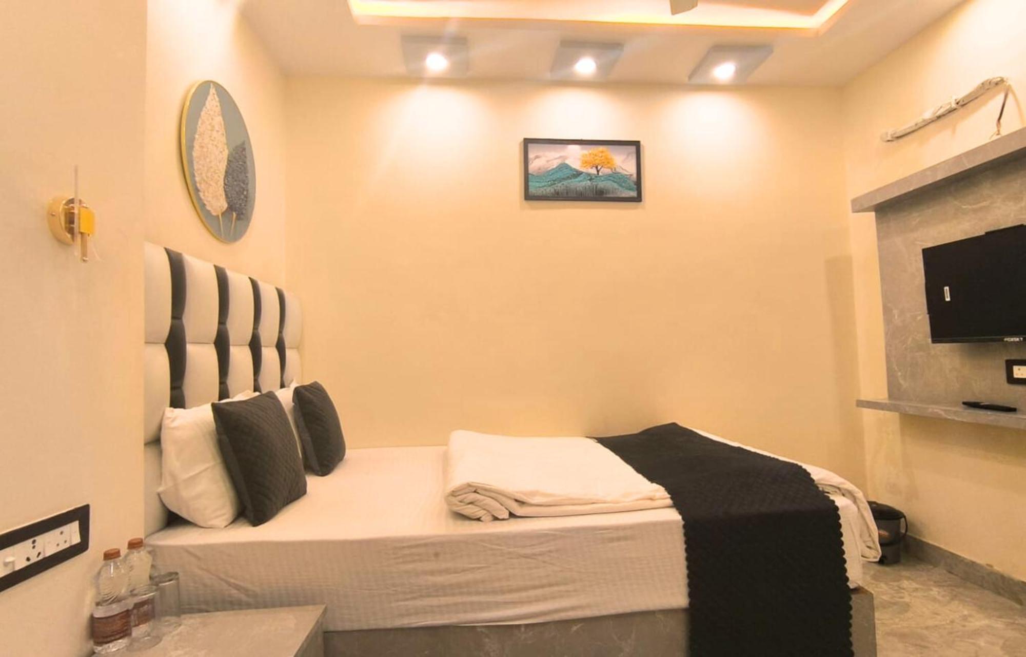 Hotel Devvanshi Varanasi