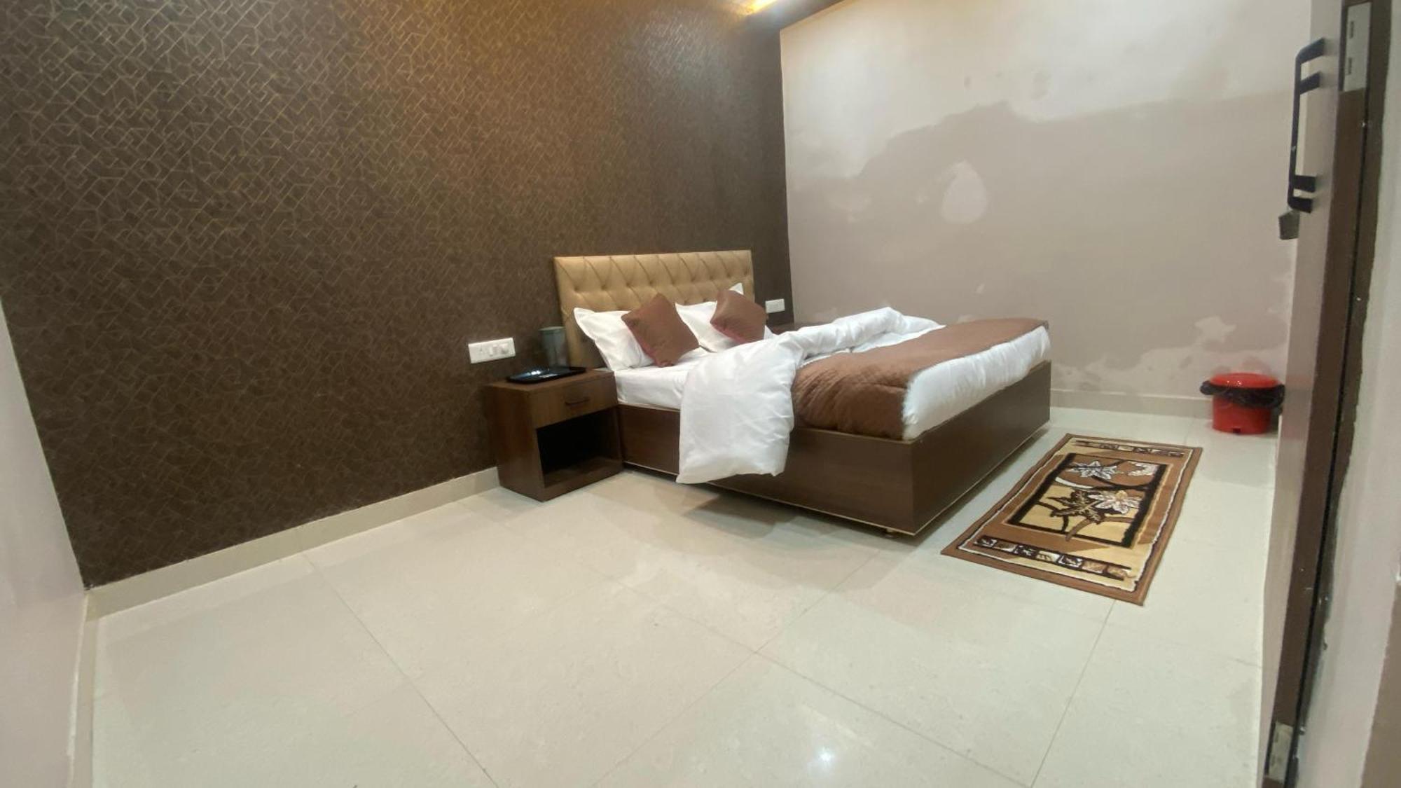 Gomati Residency Hotel Varanasi