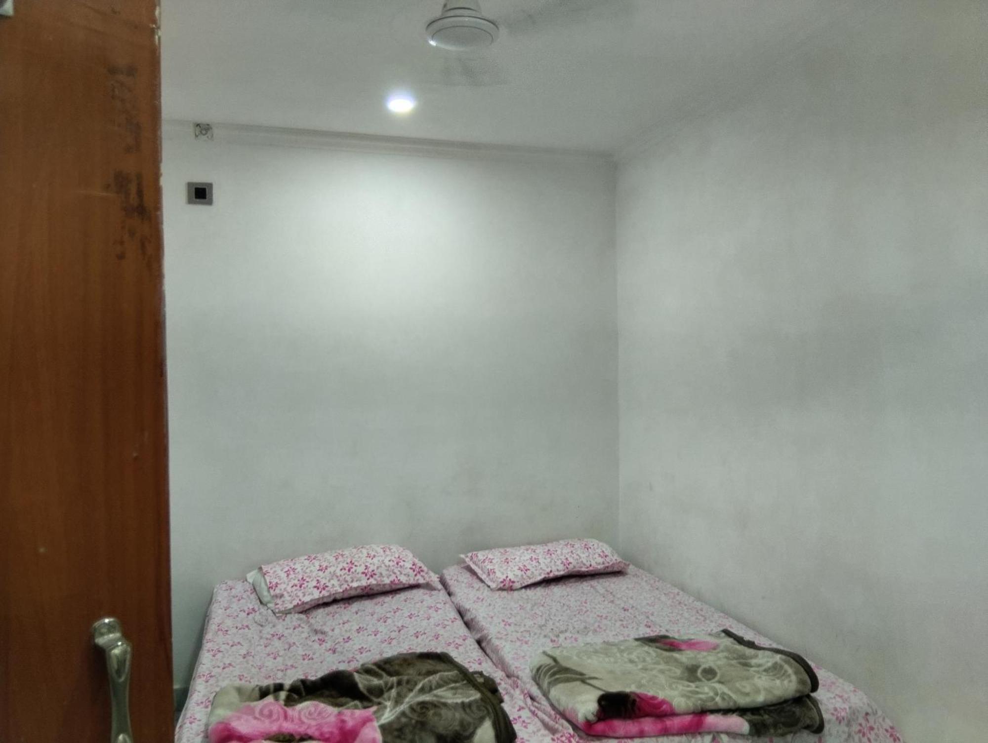 Satyam Shivam Sundaram Guest house Varanasi