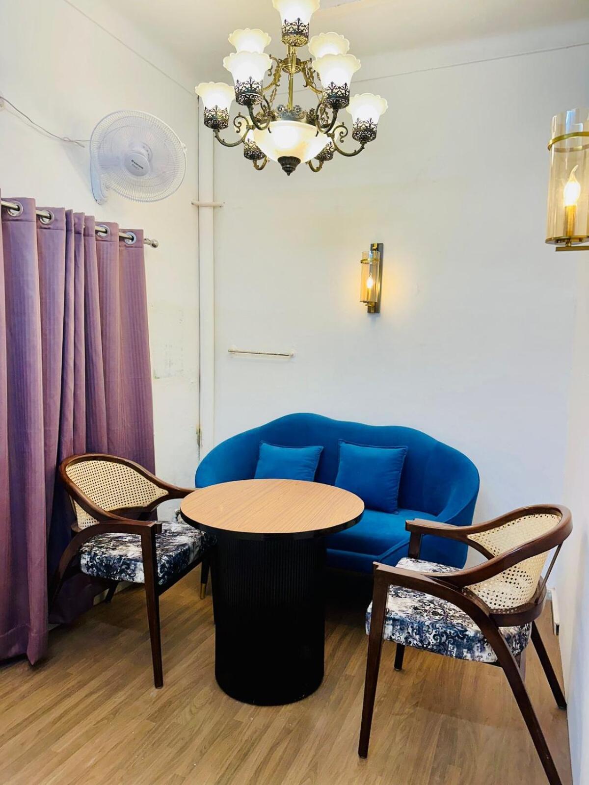Apartment Kamaree-7bhk Varanasi