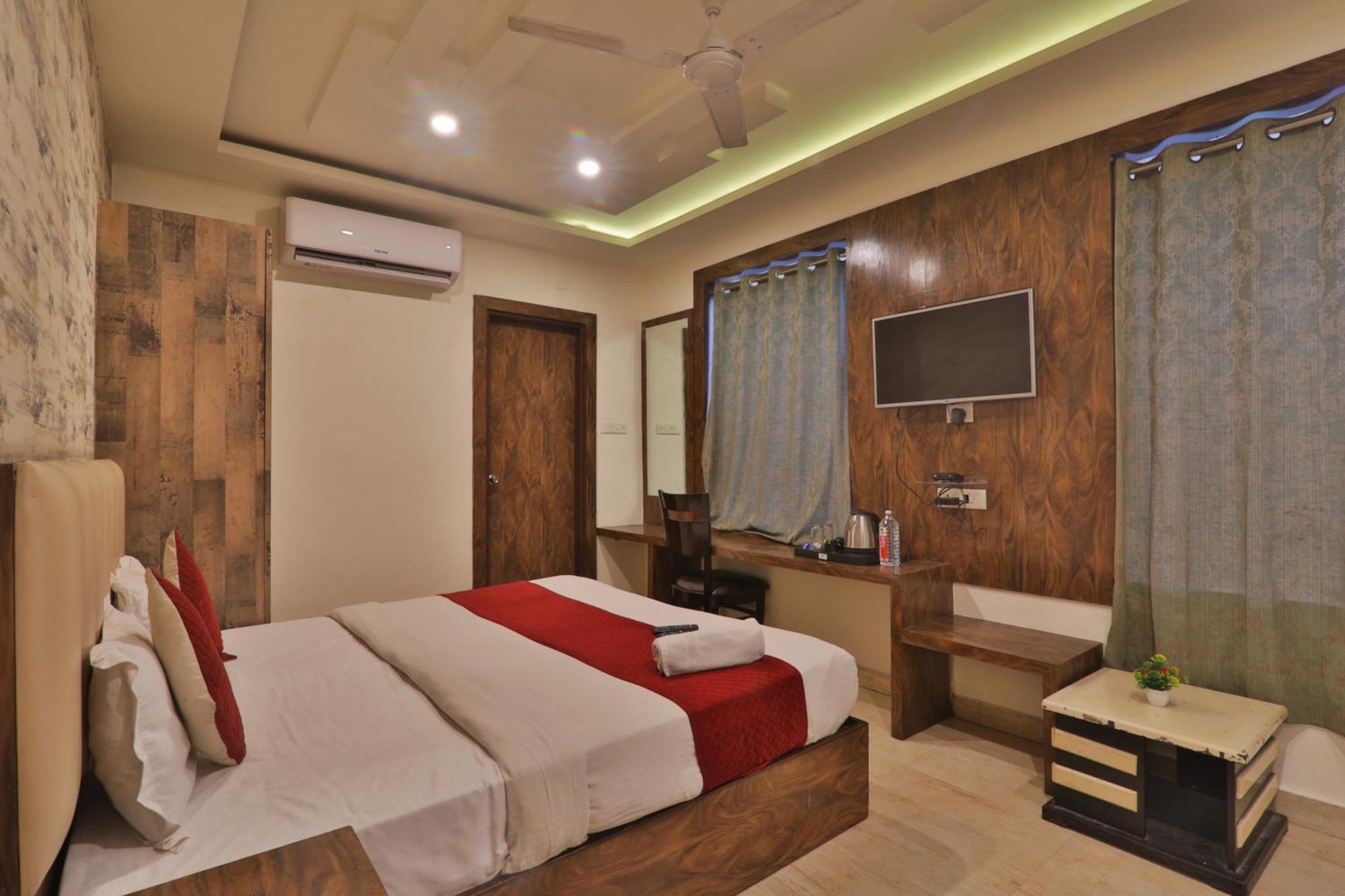 Janki Sigra 2 Km From Kashi Vishwanath Dham 3*