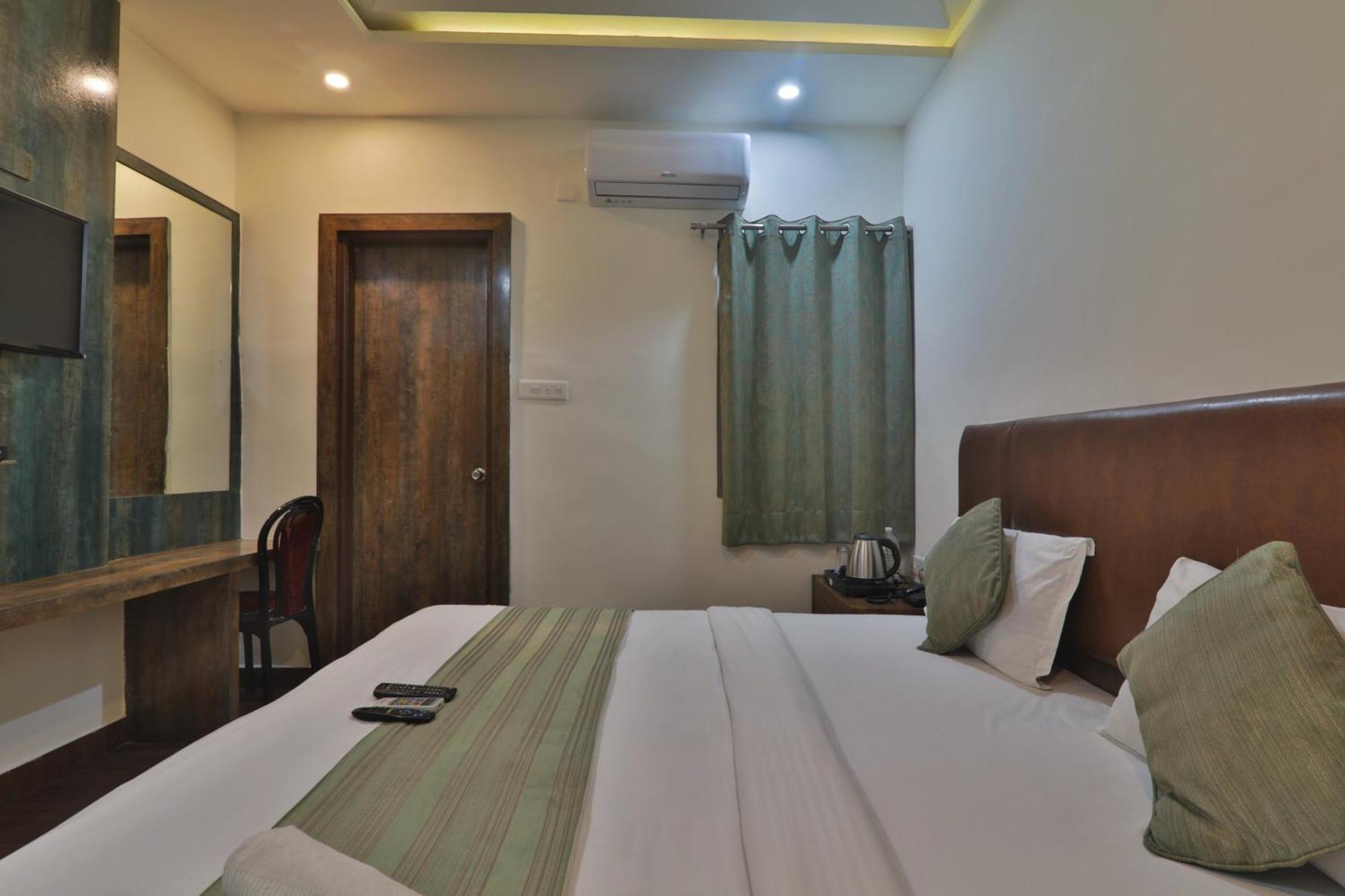 Janki Sigra 2 Km From Kashi Vishwanath Dham Hotel