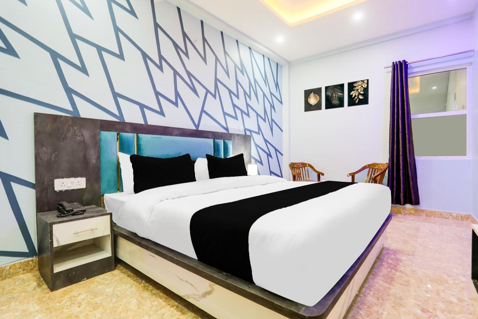 Super Townhouse Ghunghrani Street Godowlia Formerly Raghuveer Temple Hotel *