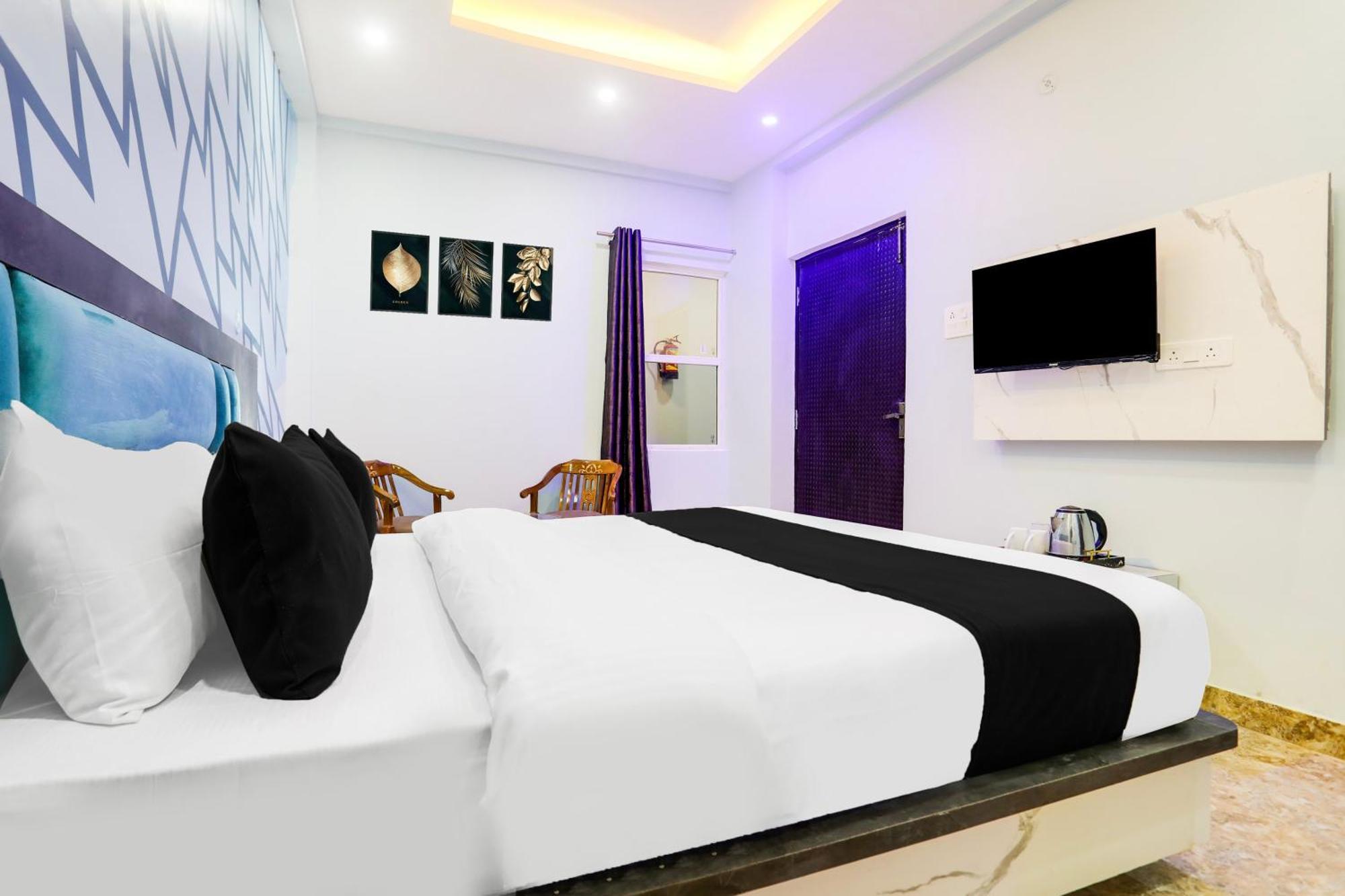 Super Townhouse Ghunghrani Street Godowlia Formerly Raghuveer Temple Hotel