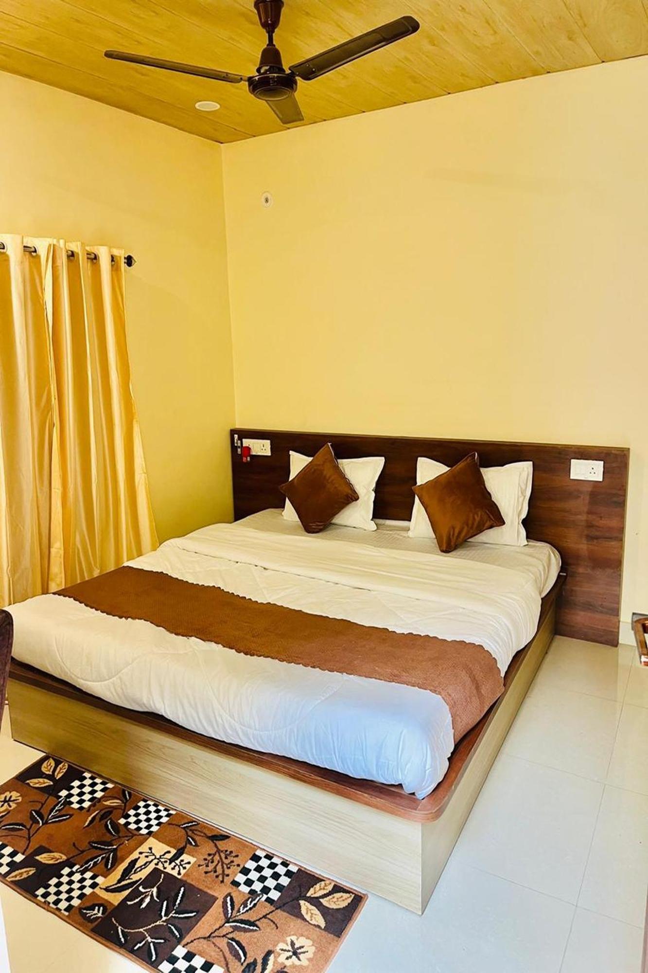 Hotel Indra Varanasi