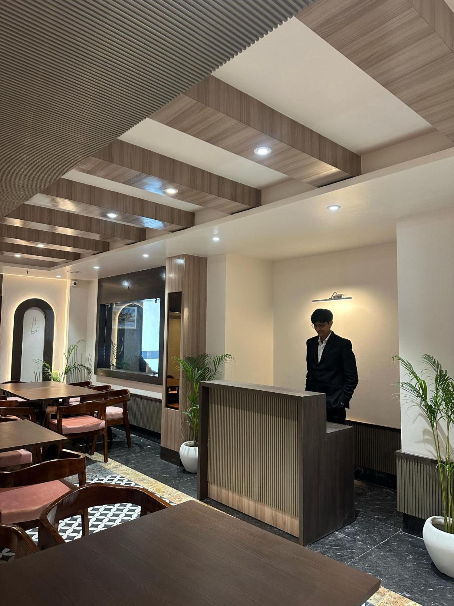 Sainik Grand Hotel Varanasi