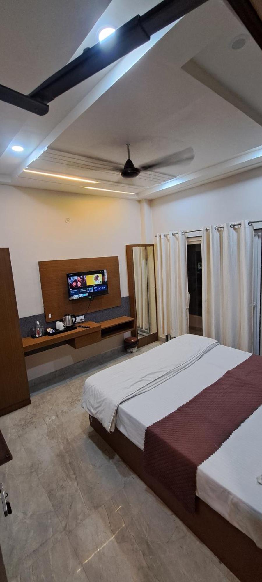Naman Palace Hotel