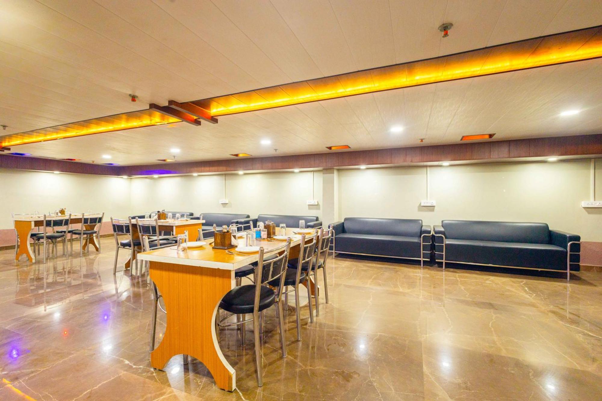 Treebo Saumendra Residency Hotel 3*