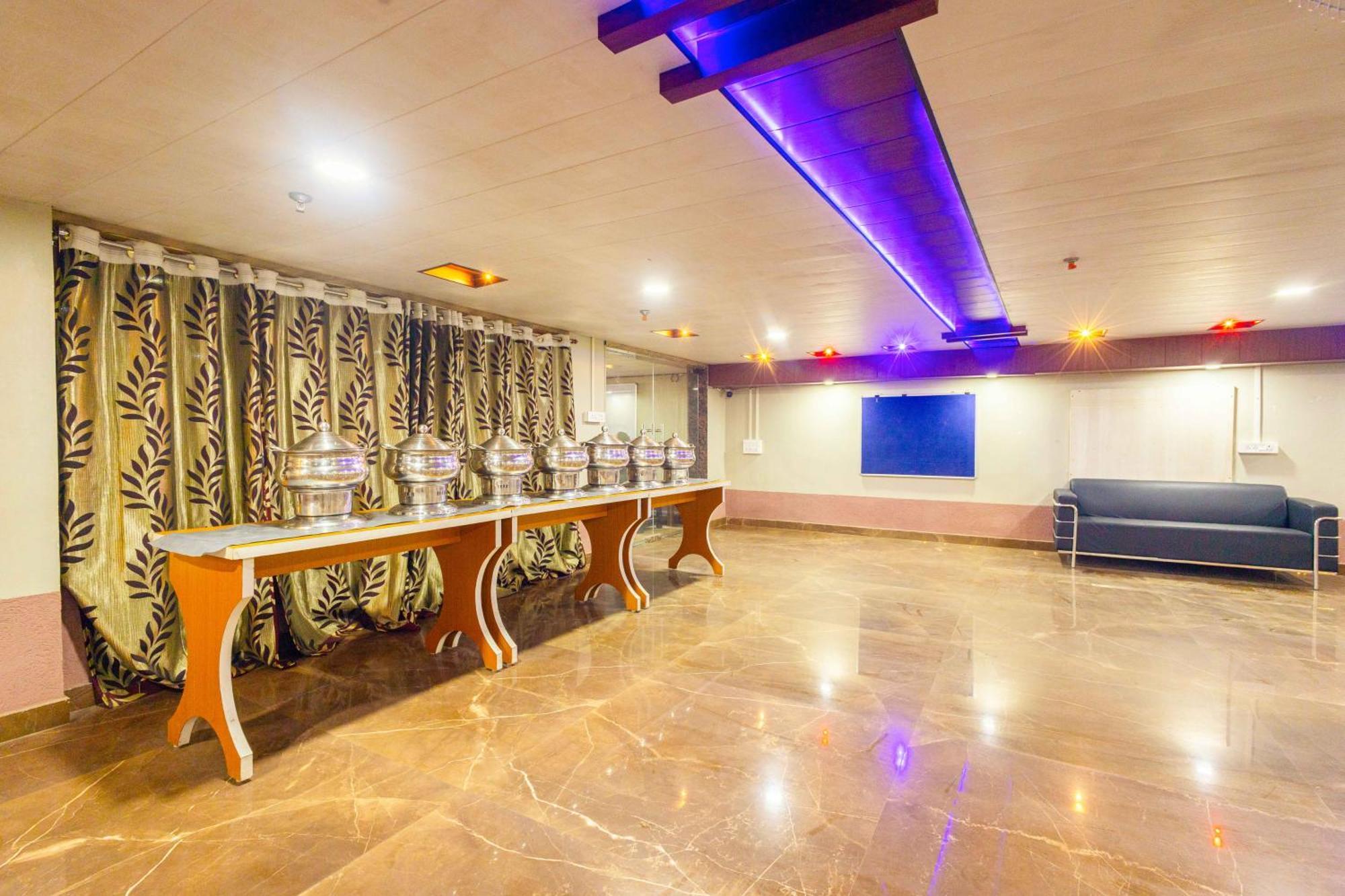 Treebo Saumendra Residency Hotel 3*