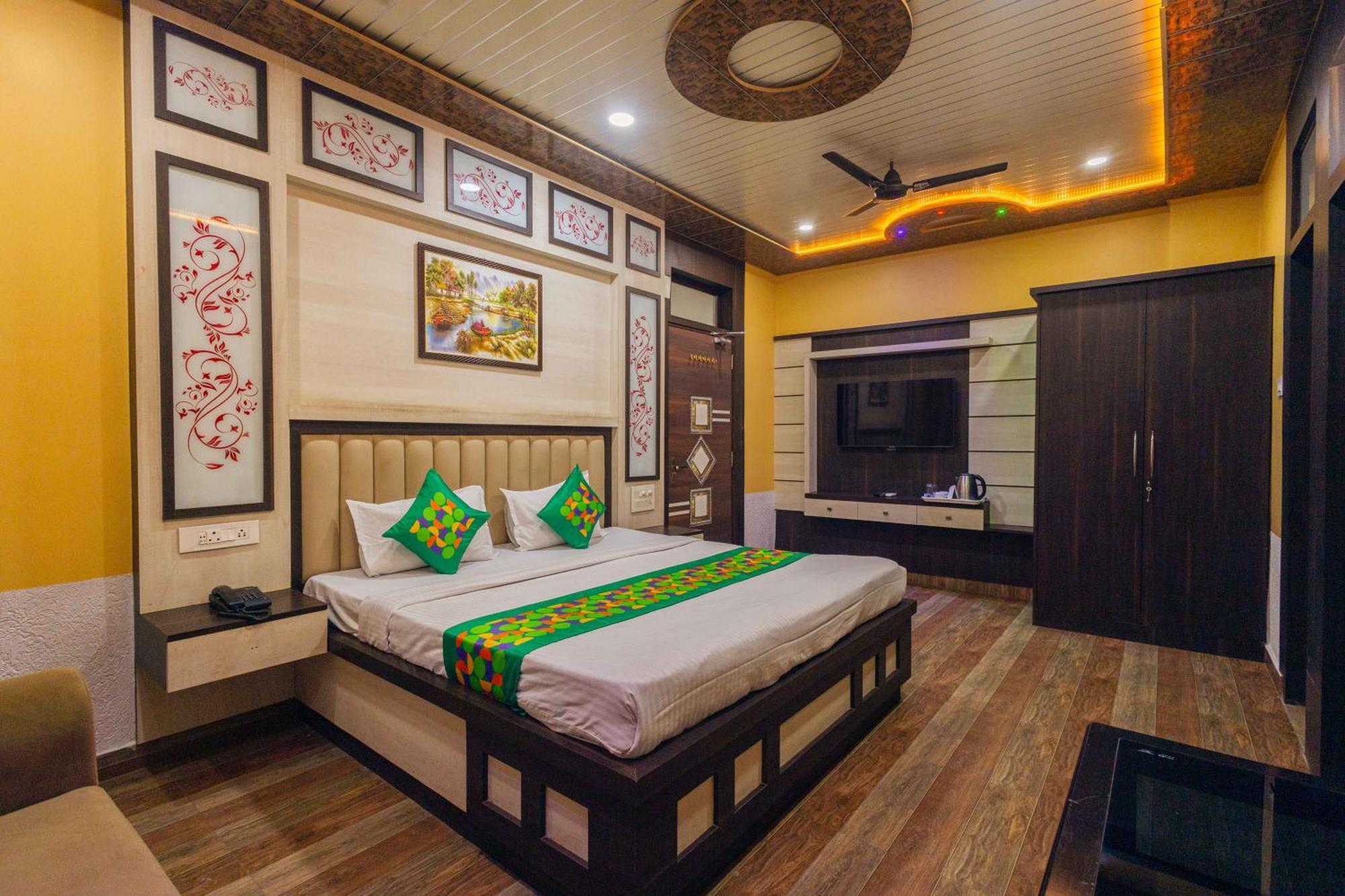 Hotel Treebo Saumendra Residency Varanasi
