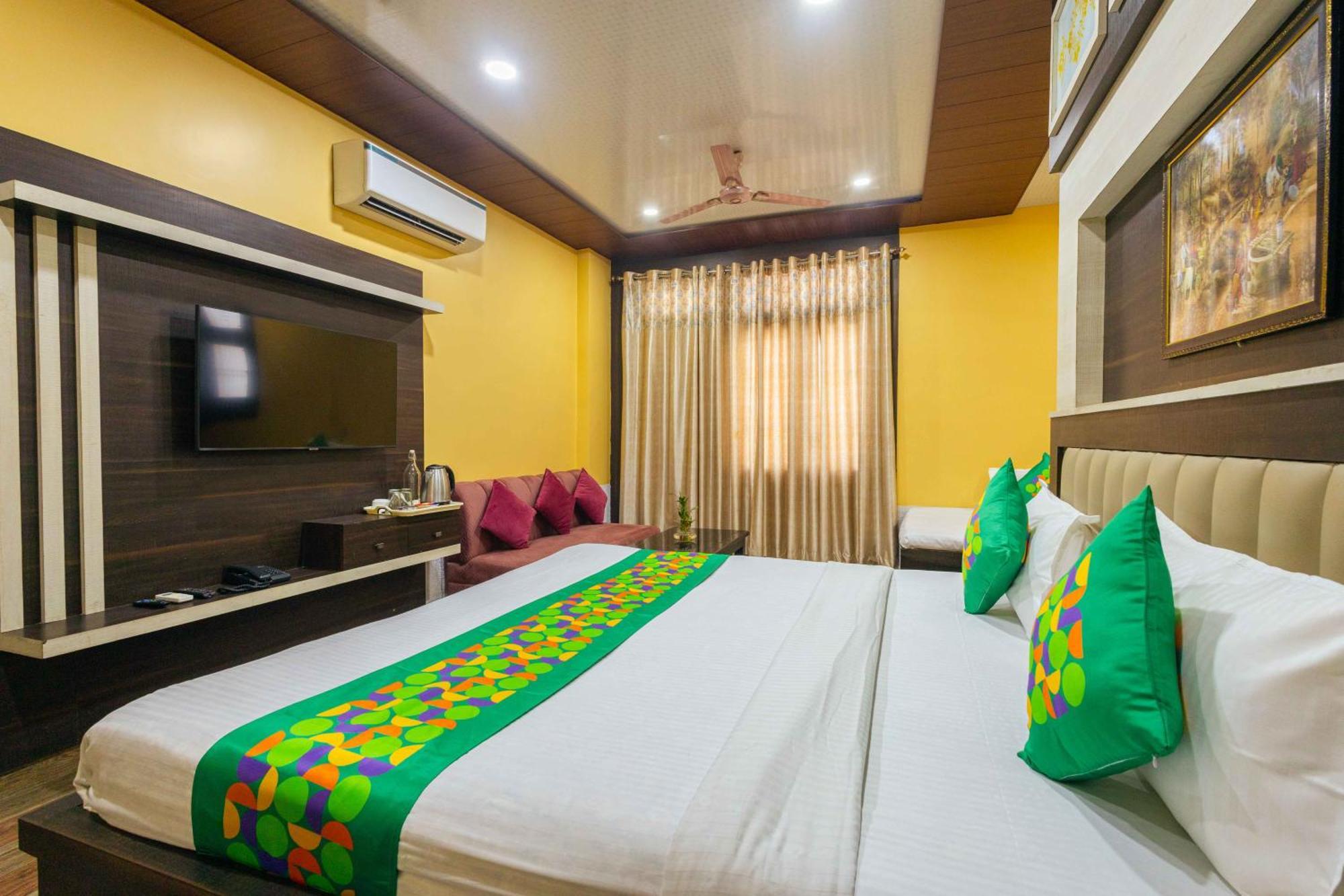 Hotel Treebo Saumendra Residency Varanasi