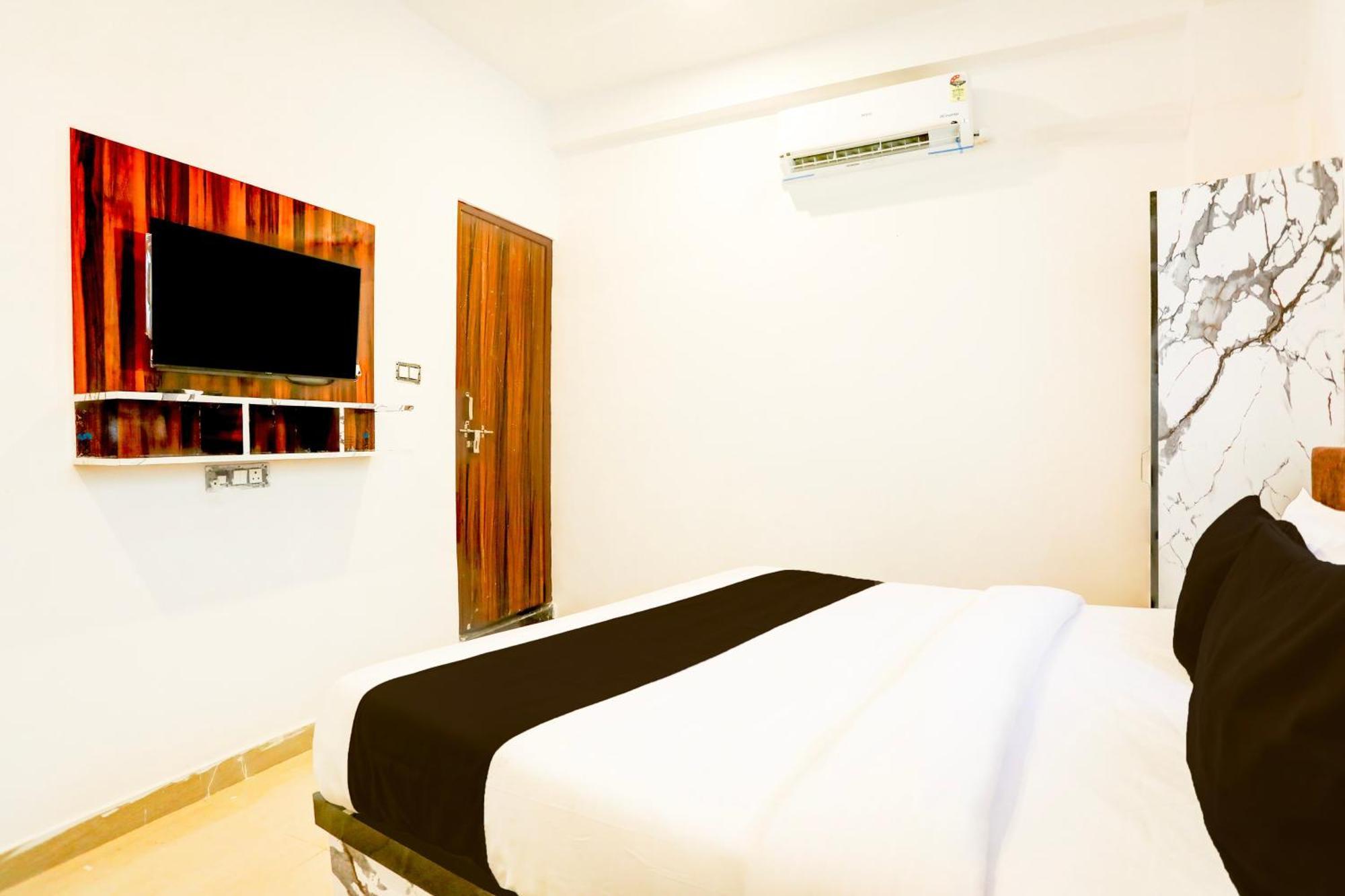 Hotel O Aditya Residency Varanasi