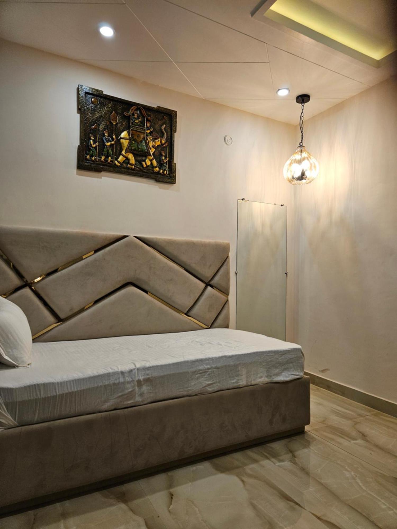 Diamond Hotel 2*