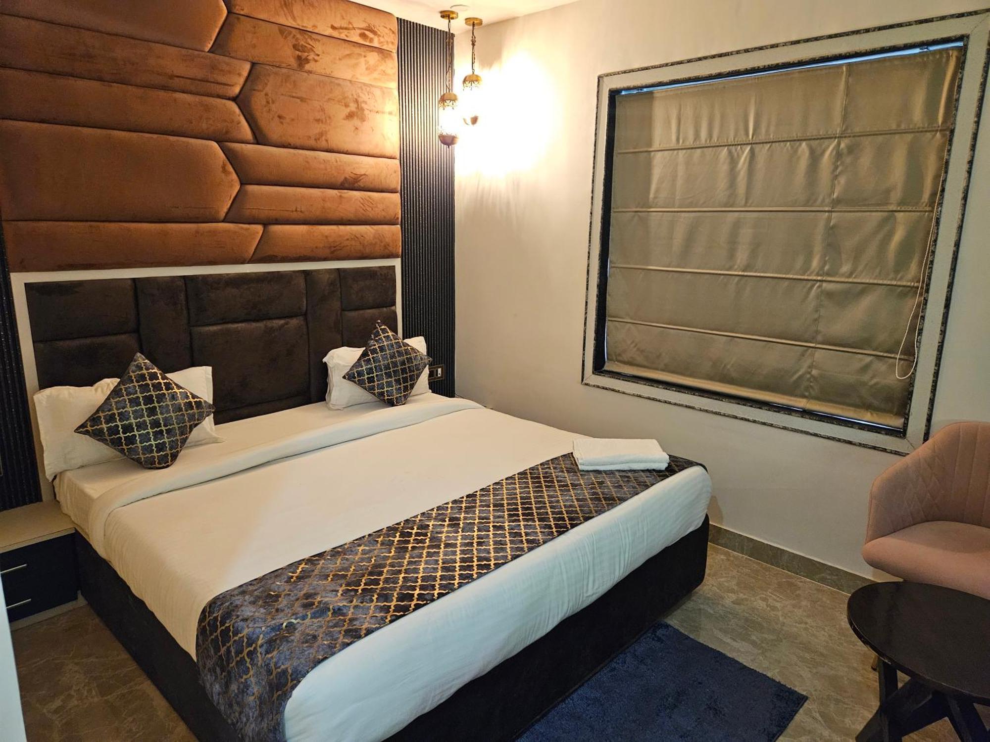 Diamond Hotel 2*