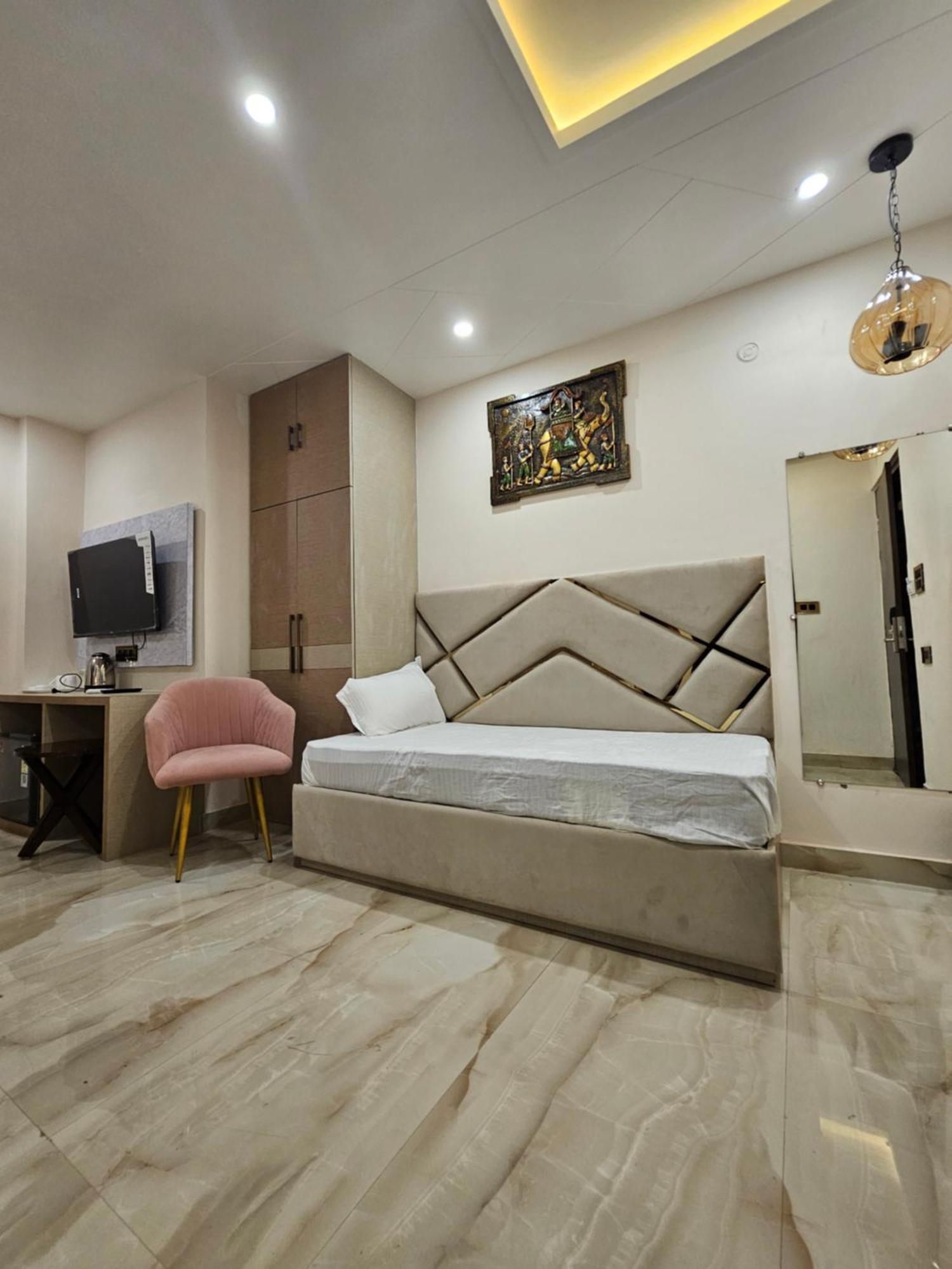 Diamond Hotel 2*