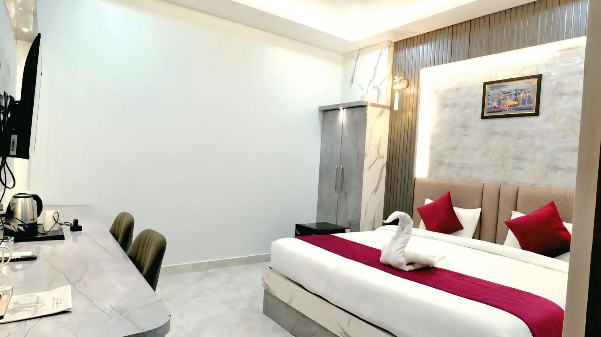 Shivsudhaa Hotel