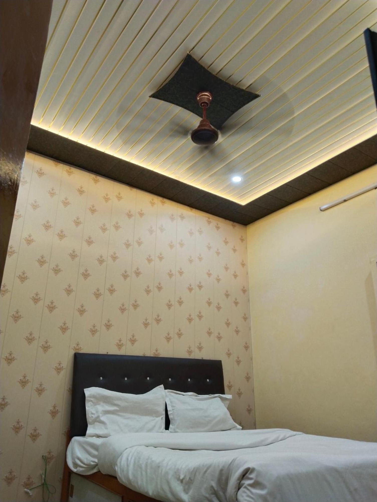 Mandakini Paying Guest house *