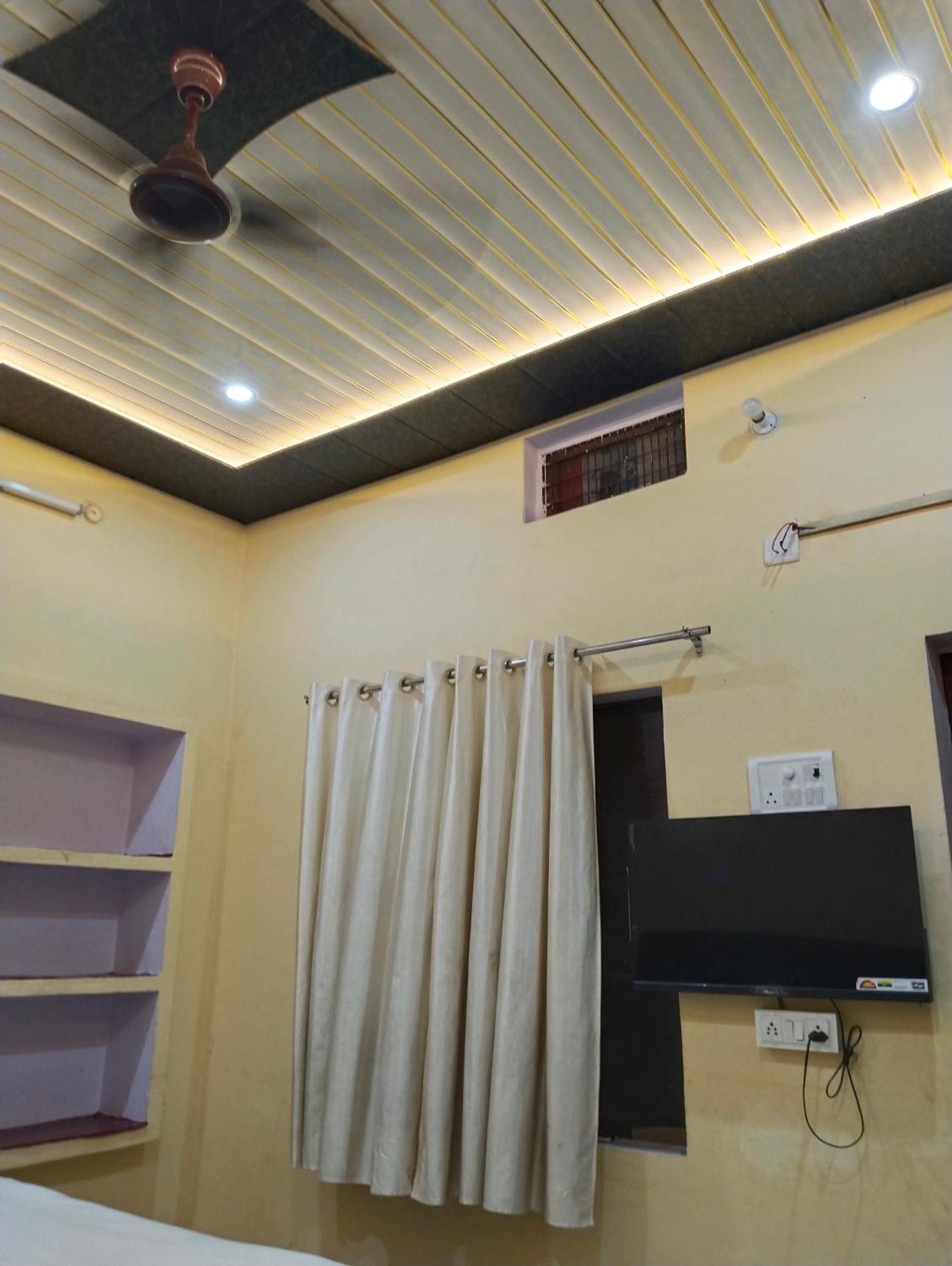 Mandakini Paying Guest house *
