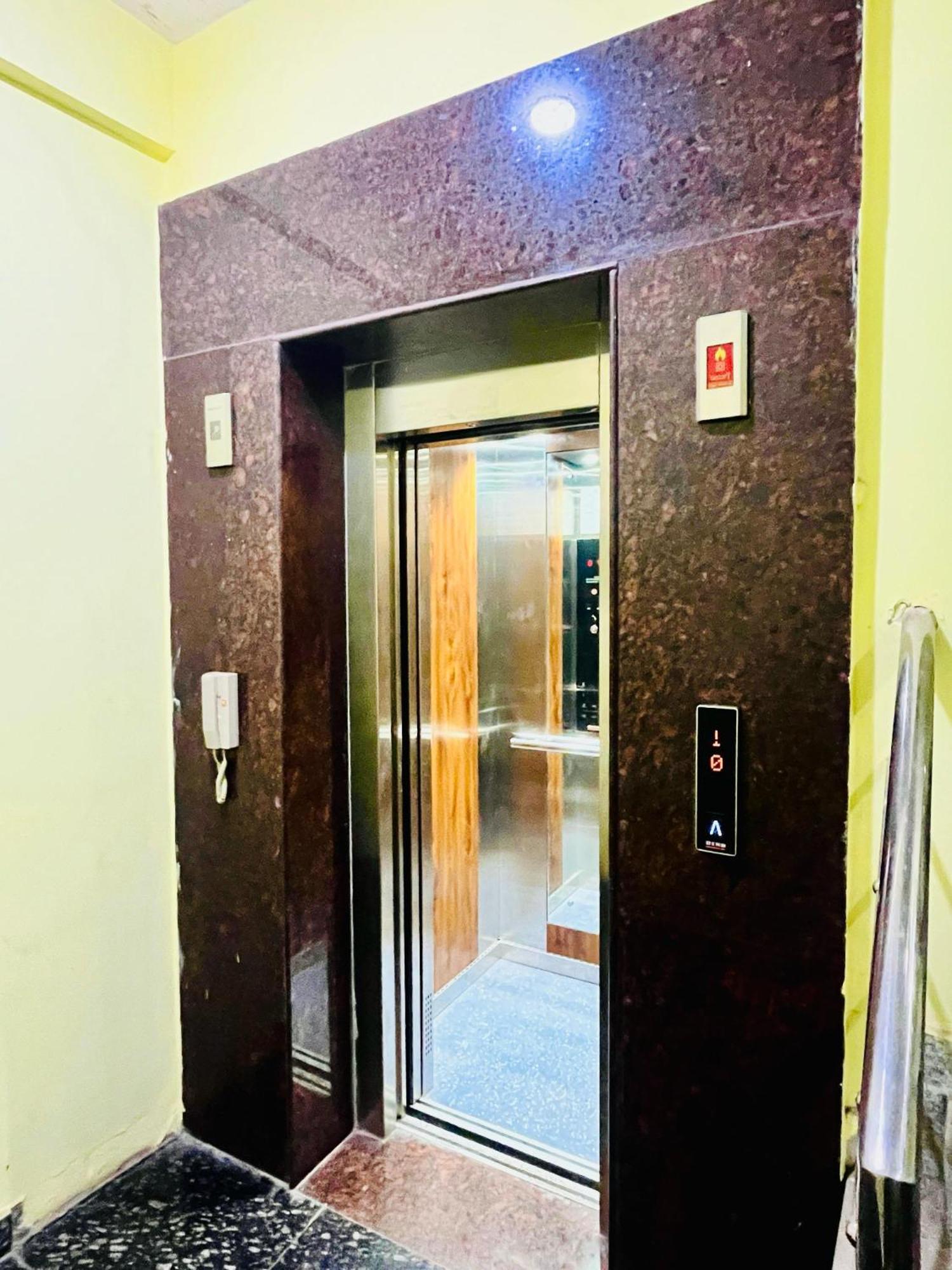 Shri Ji Hotel Varanasi