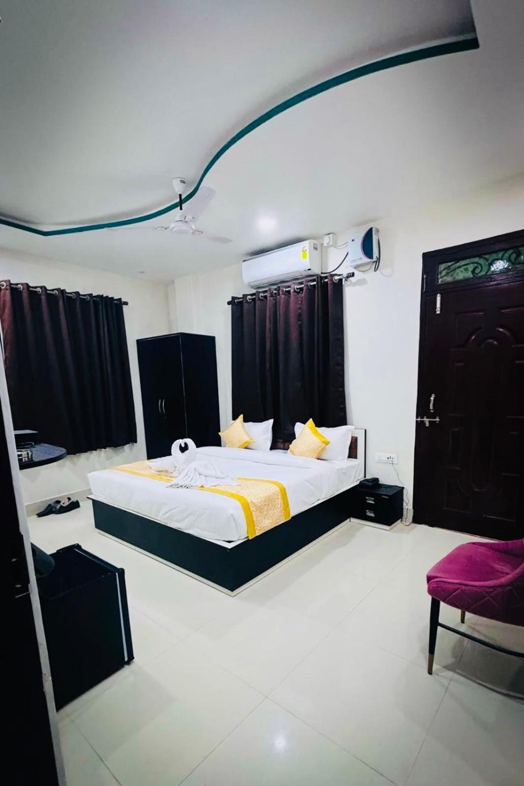Astha A Luxury Boutique