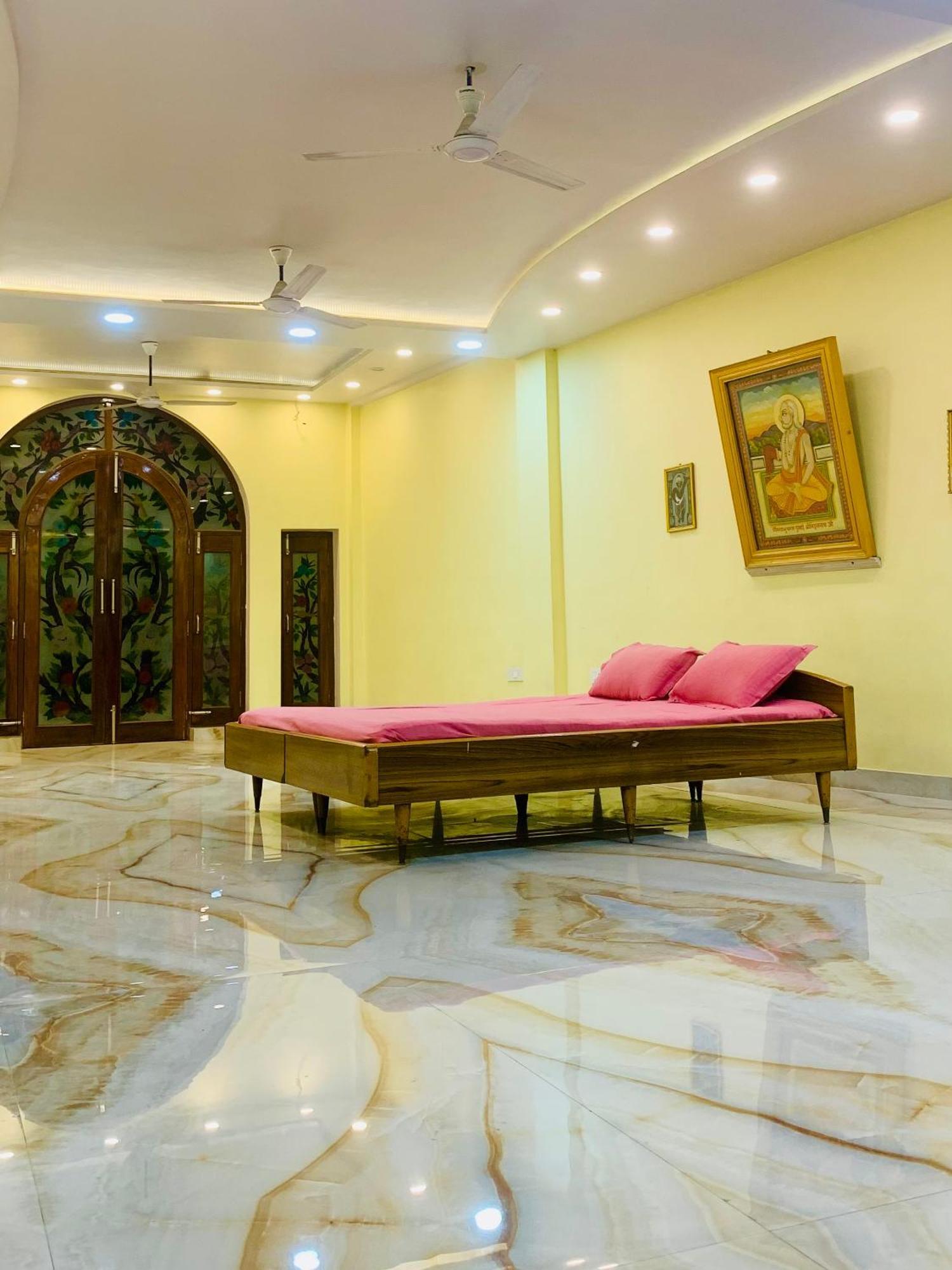 Shri Ji Hotel 5*