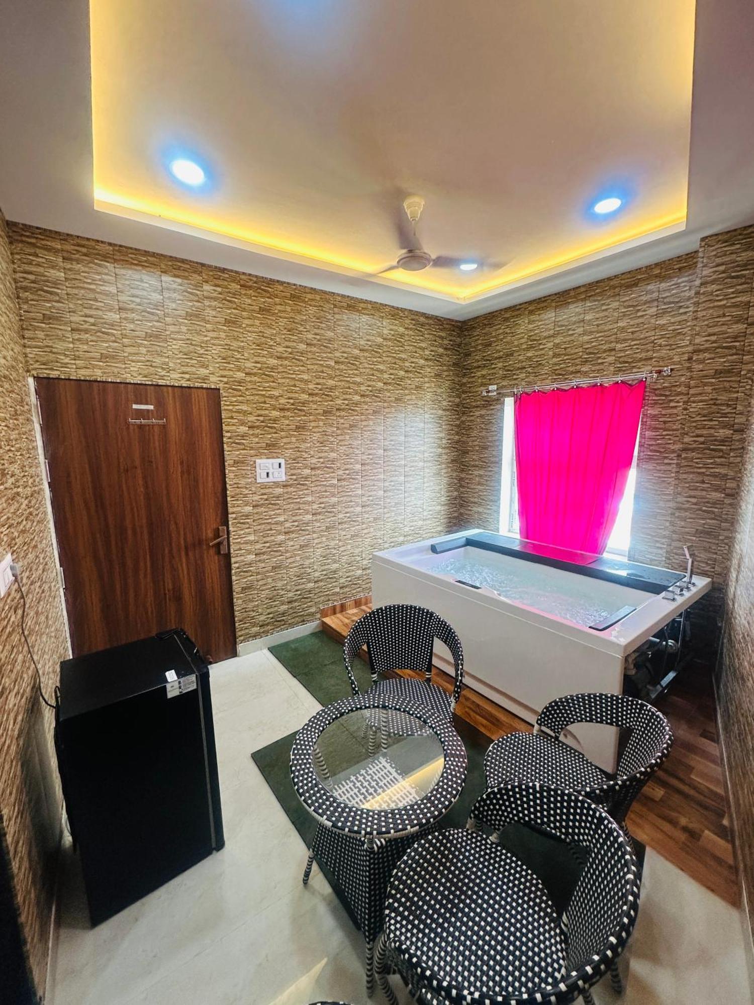 Deep Palace Varanasi