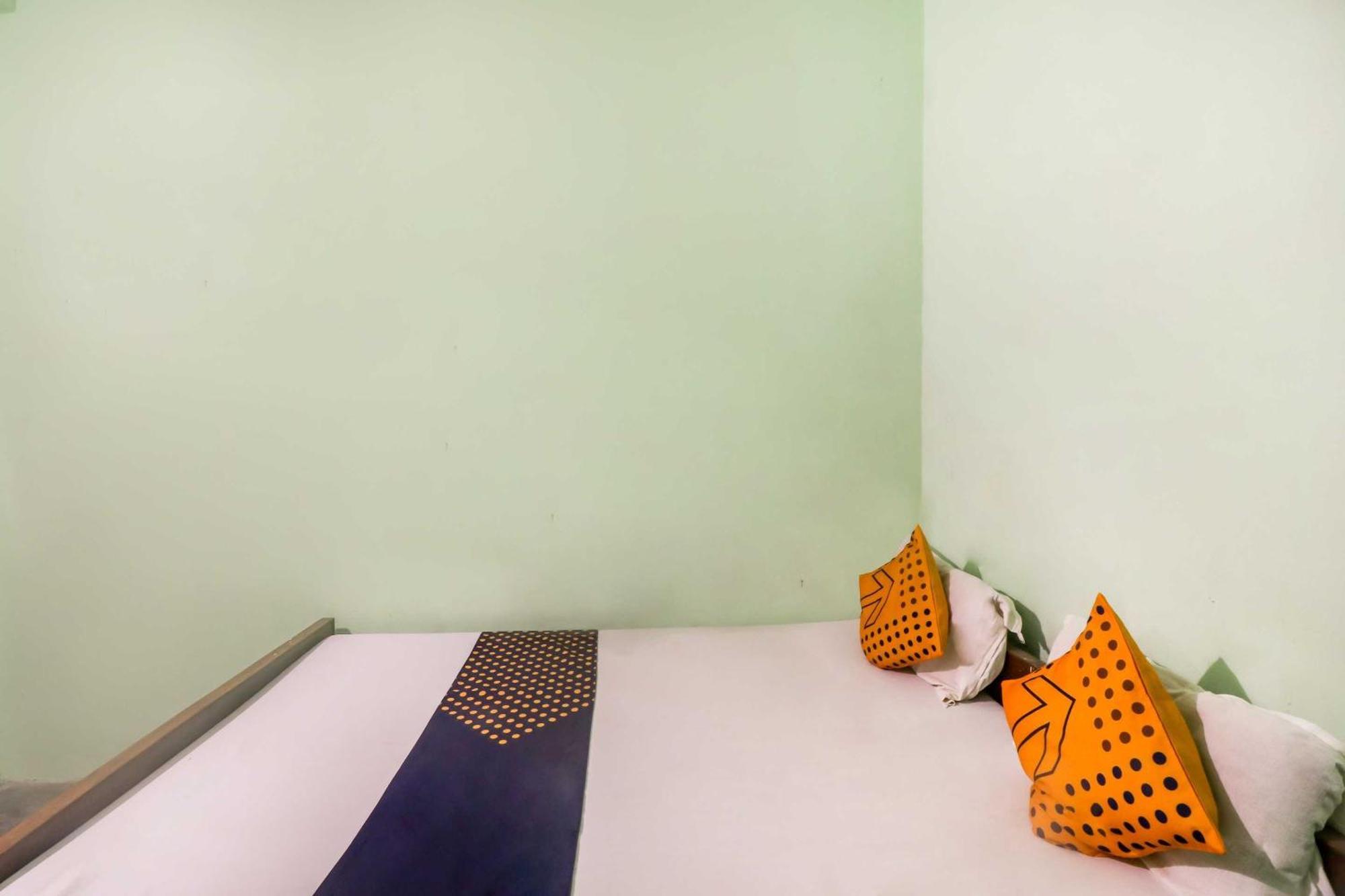 Spot On Mishra Hotel Varanasi