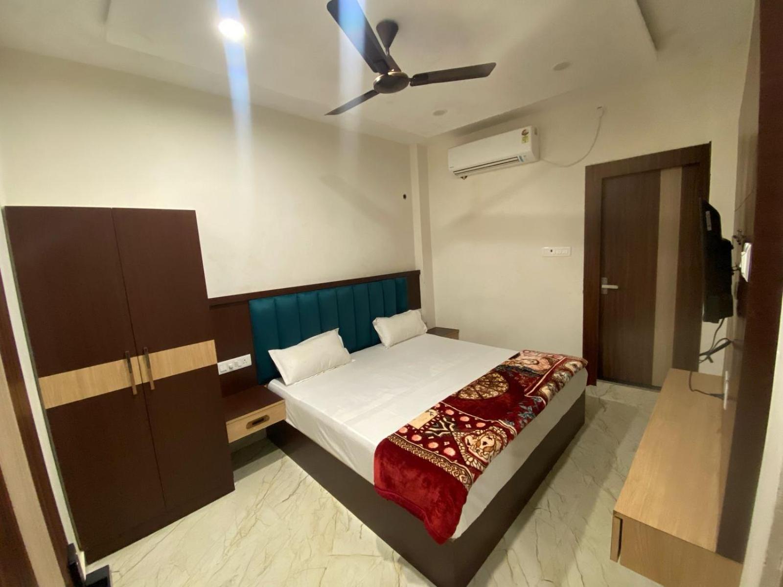 Hotel Ganpati Palace Varanasi