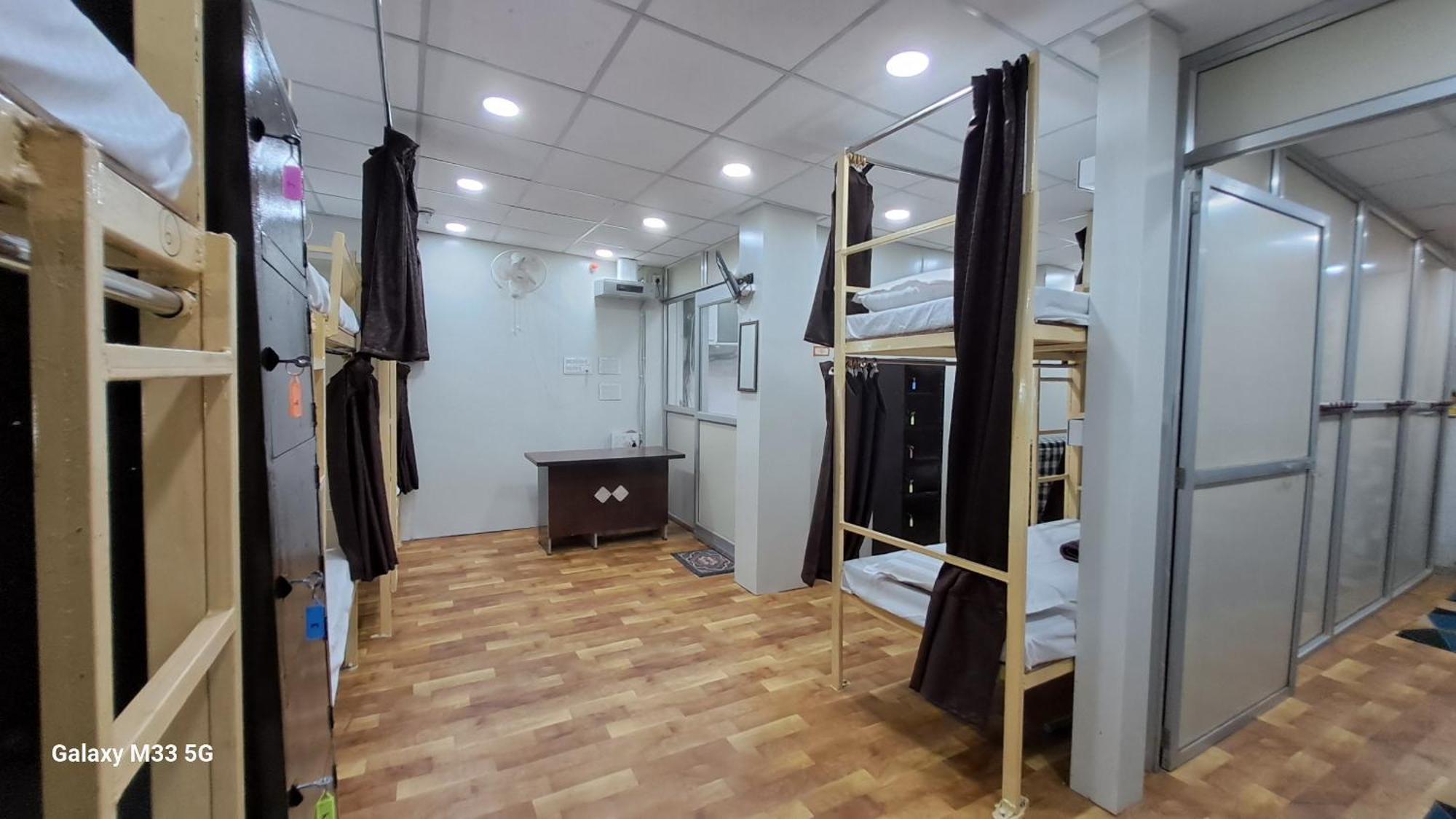 Maa Sheetala Hostel *