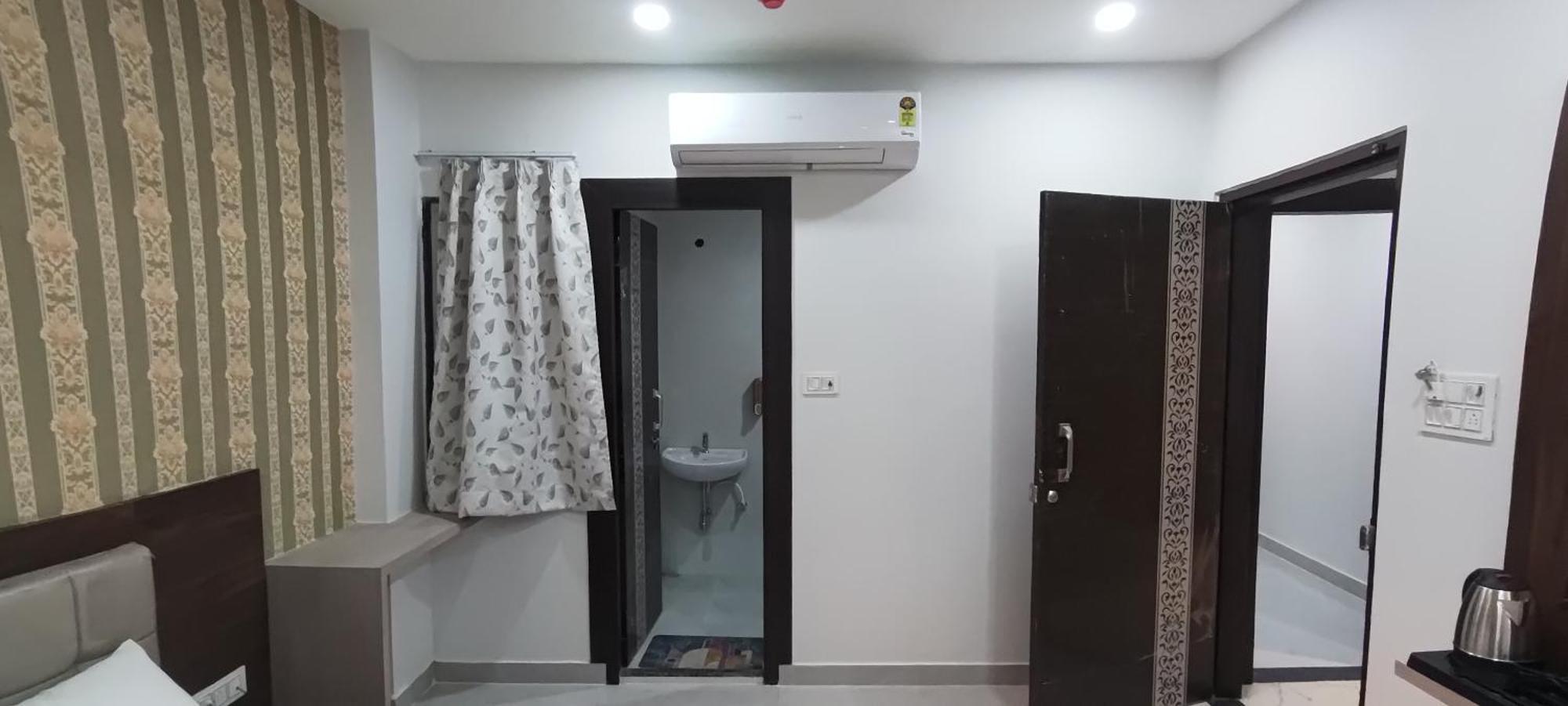 Hotel Shri Vishwanath